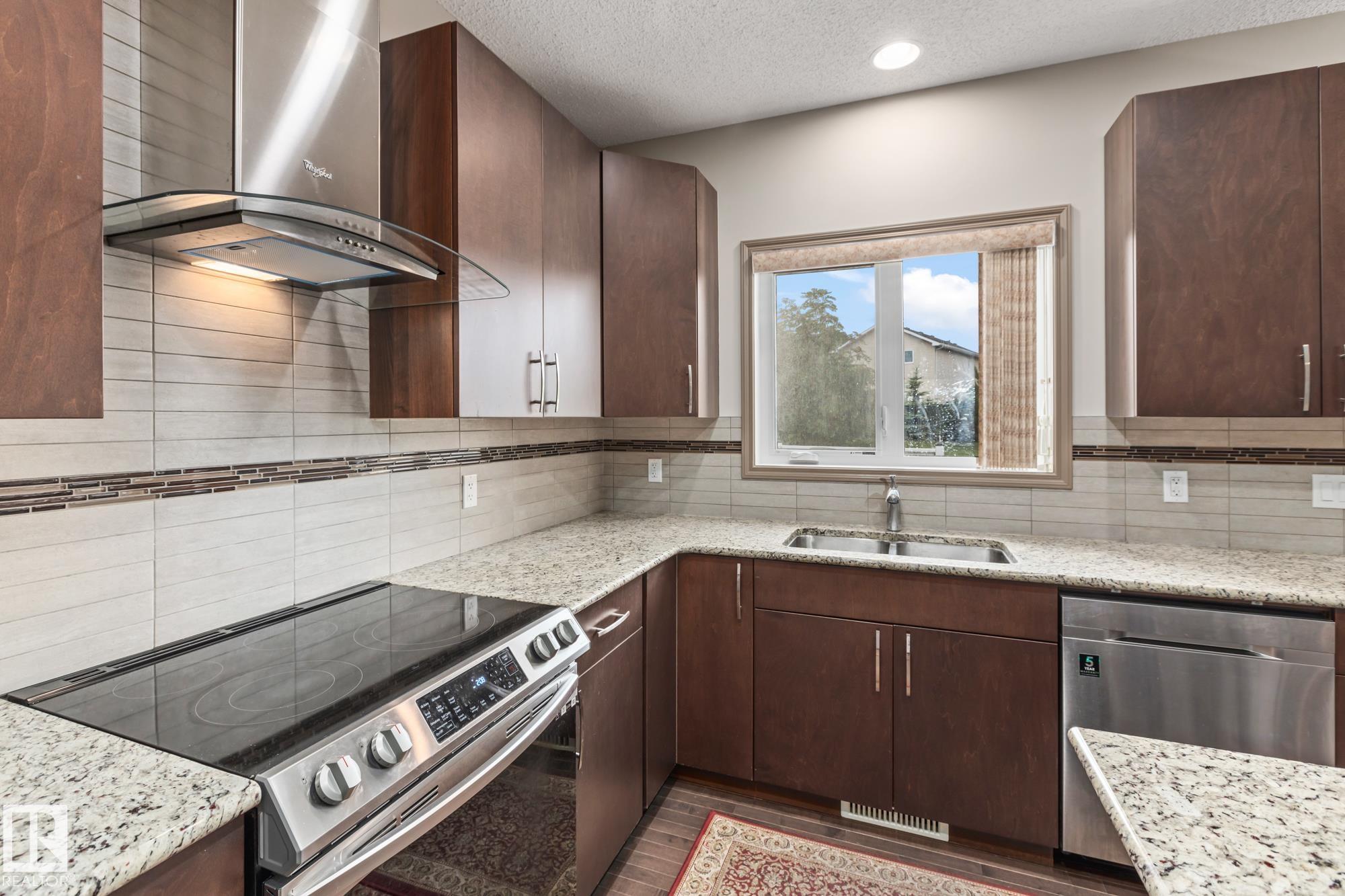 Photo 18 at 9520 206 Street NW, Webber Greens, Edmonton