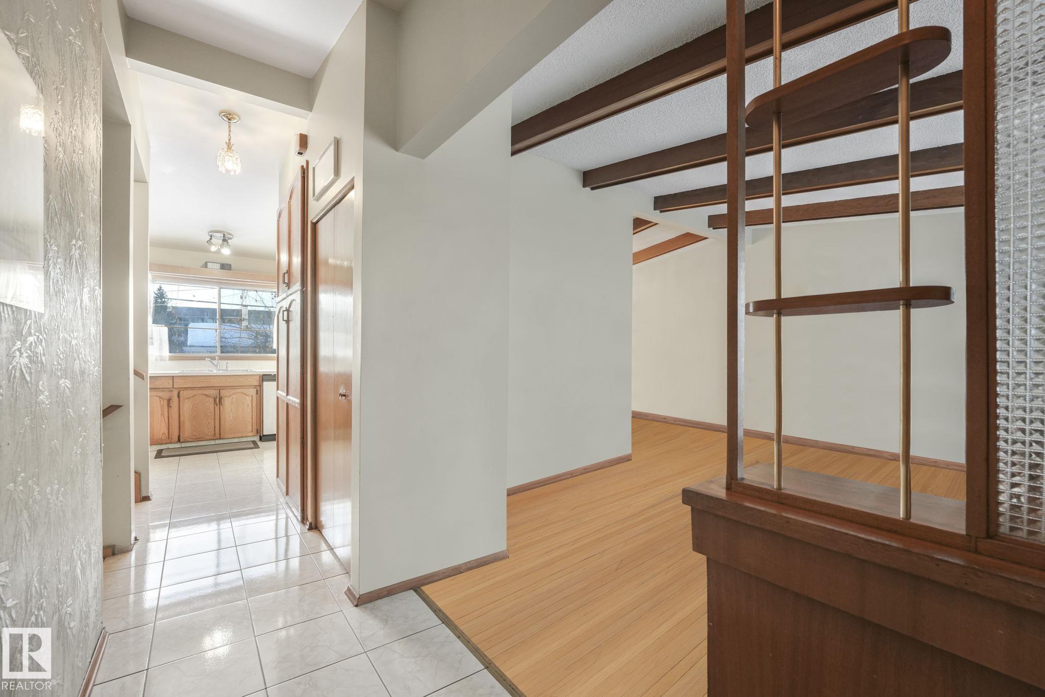 Picture for 16611 90 AV NW