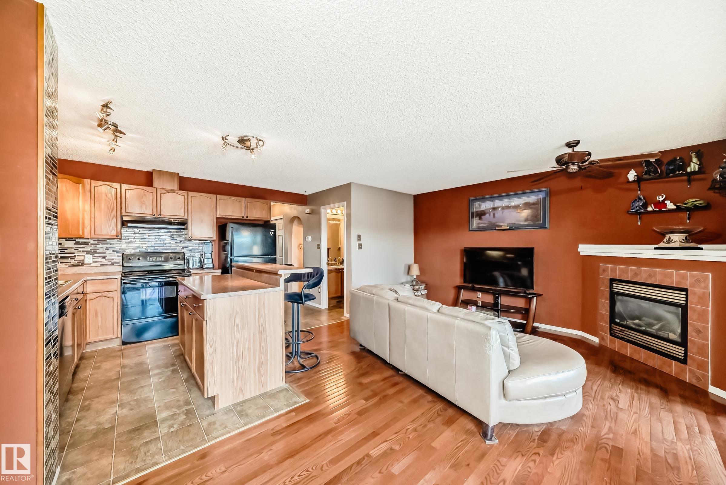 Photo 14 at 2927 30 Street NW, Silver Berry, Edmonton