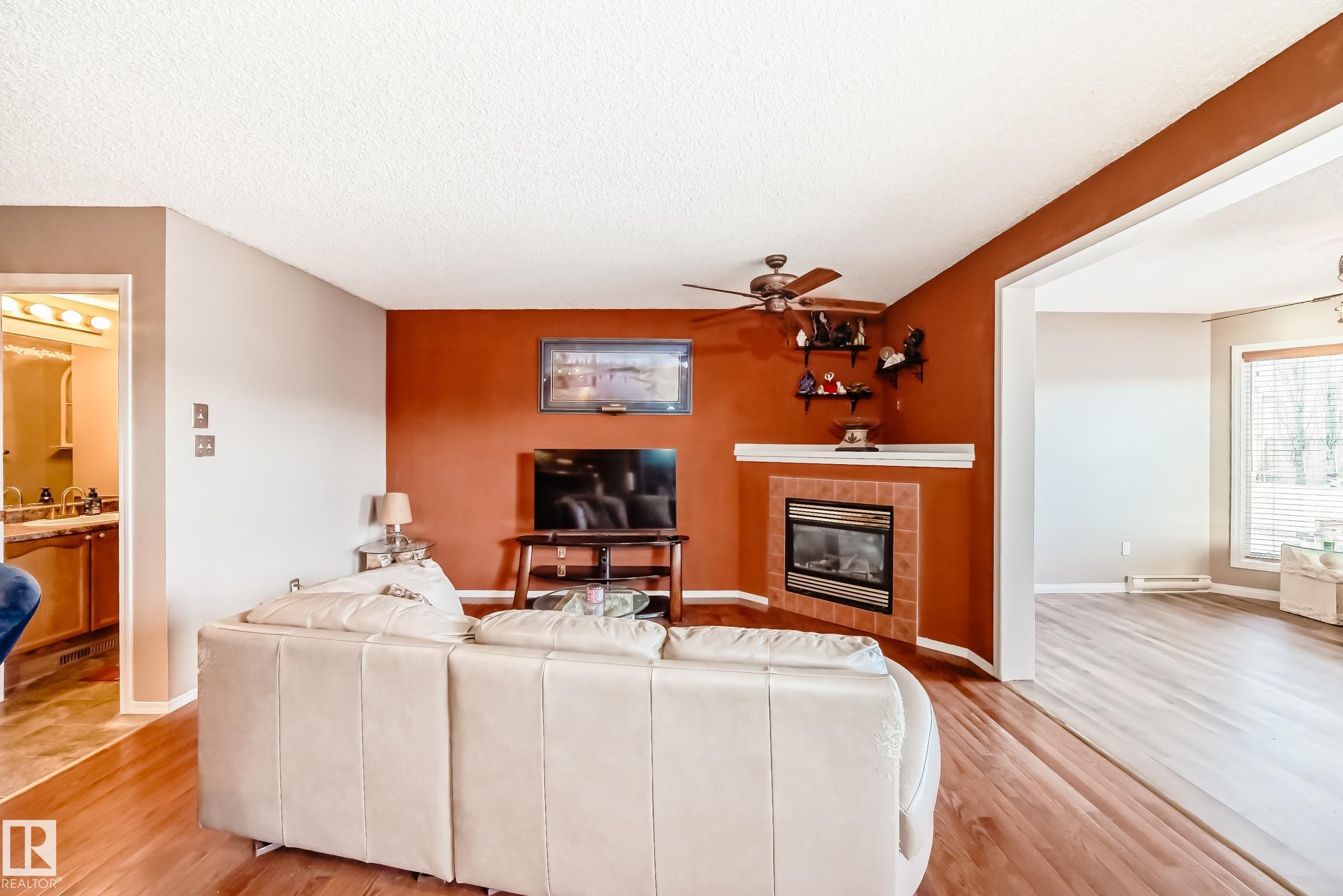 Photo 16 at 2927 30 Street NW, Silver Berry, Edmonton