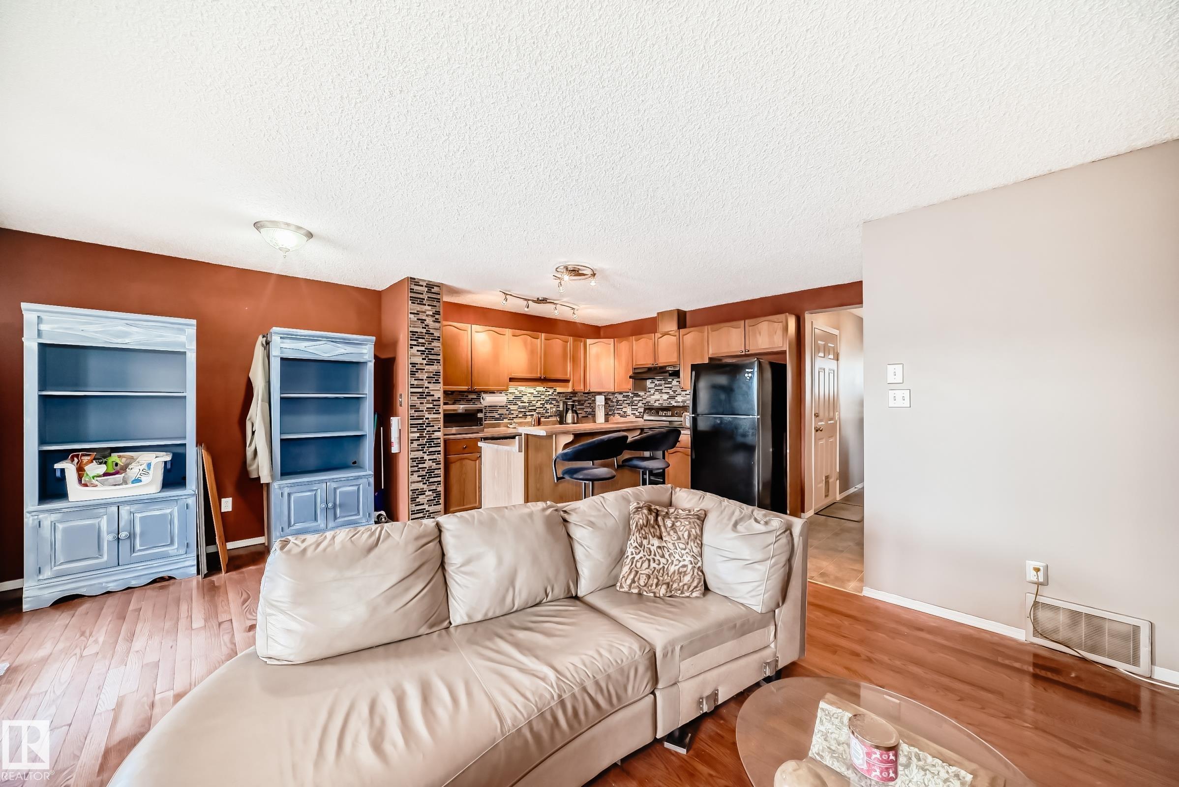 Photo 18 at 2927 30 Street NW, Silver Berry, Edmonton