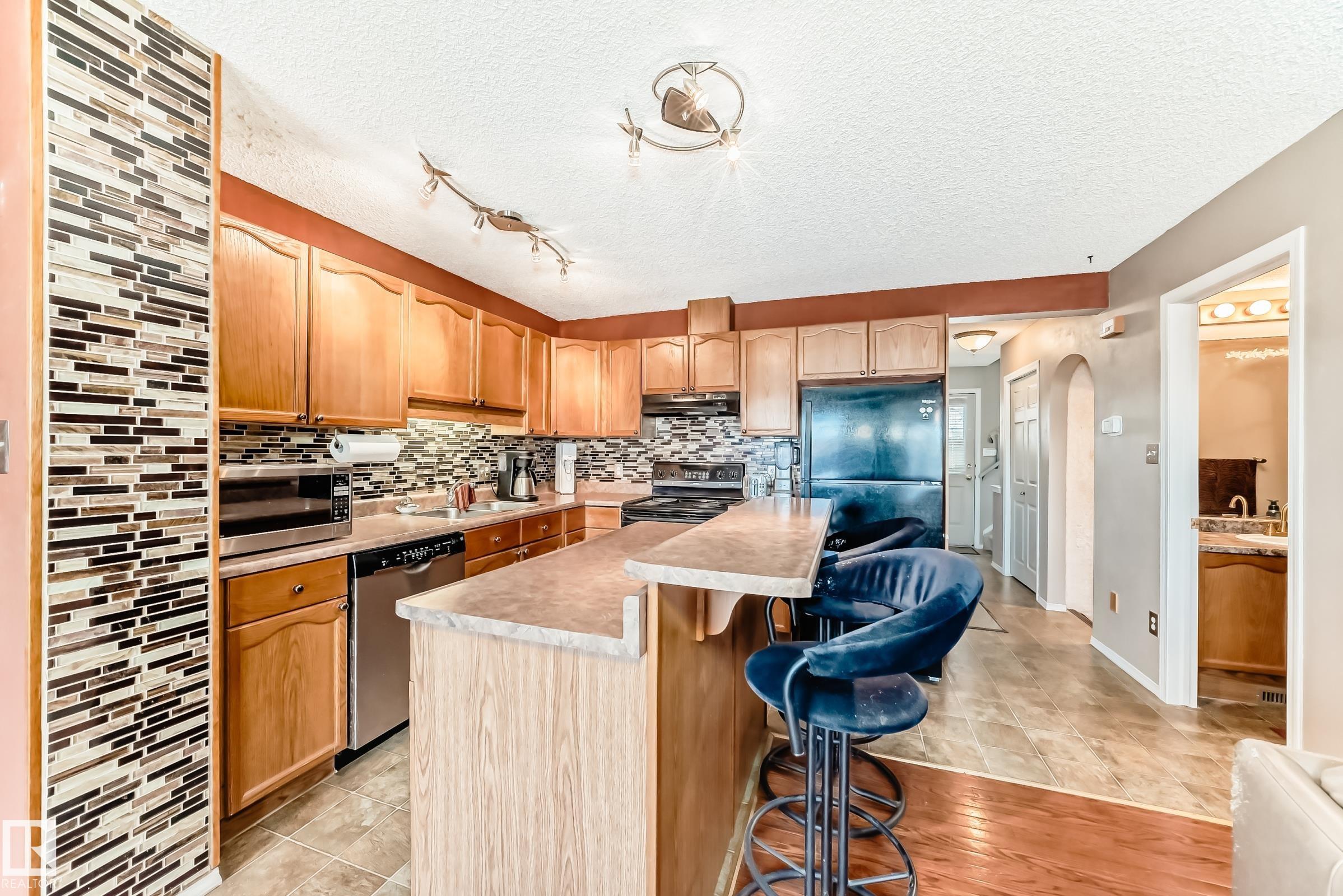 Photo 6 at 2927 30 Street NW, Silver Berry, Edmonton