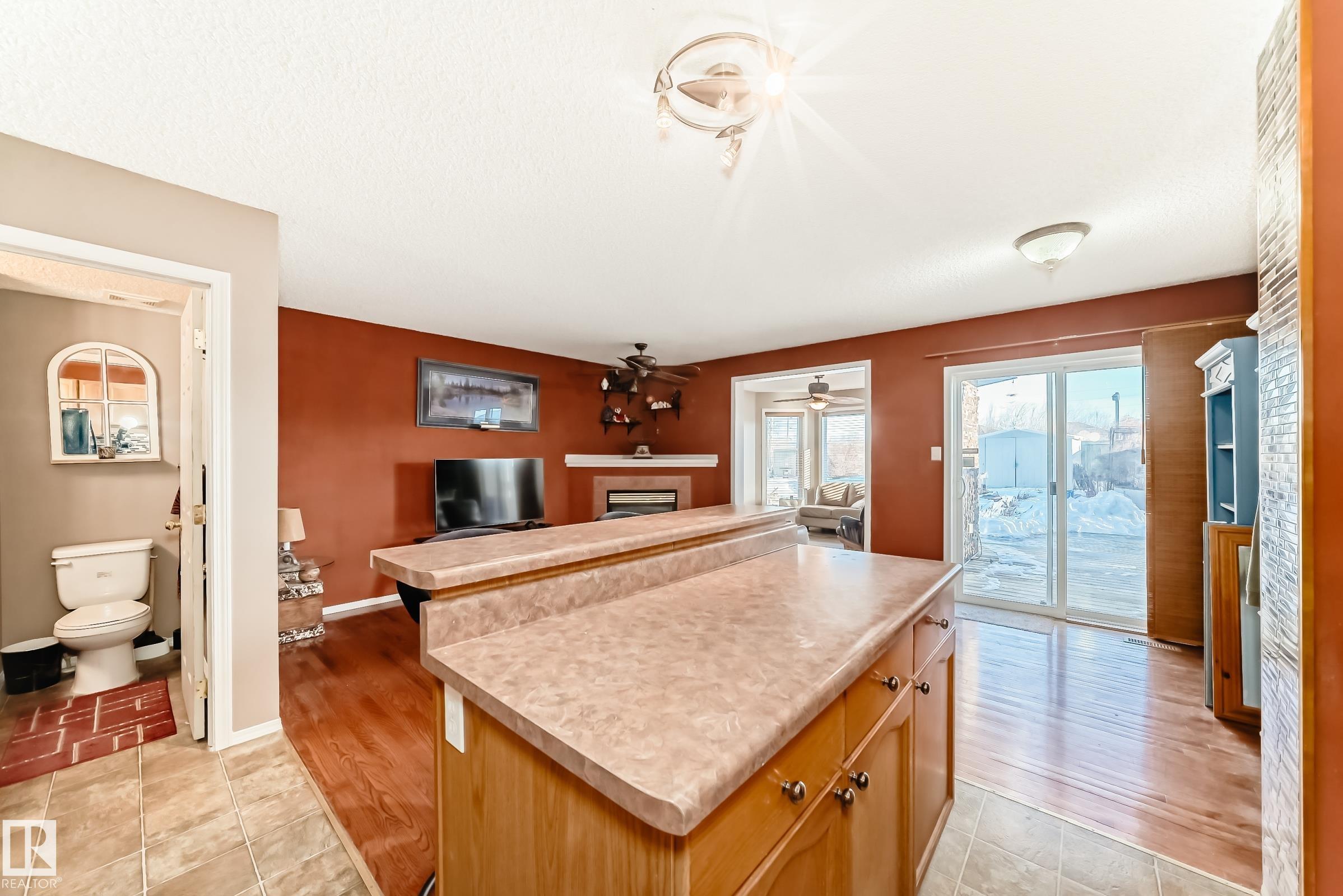 Photo 8 at 2927 30 Street NW, Silver Berry, Edmonton