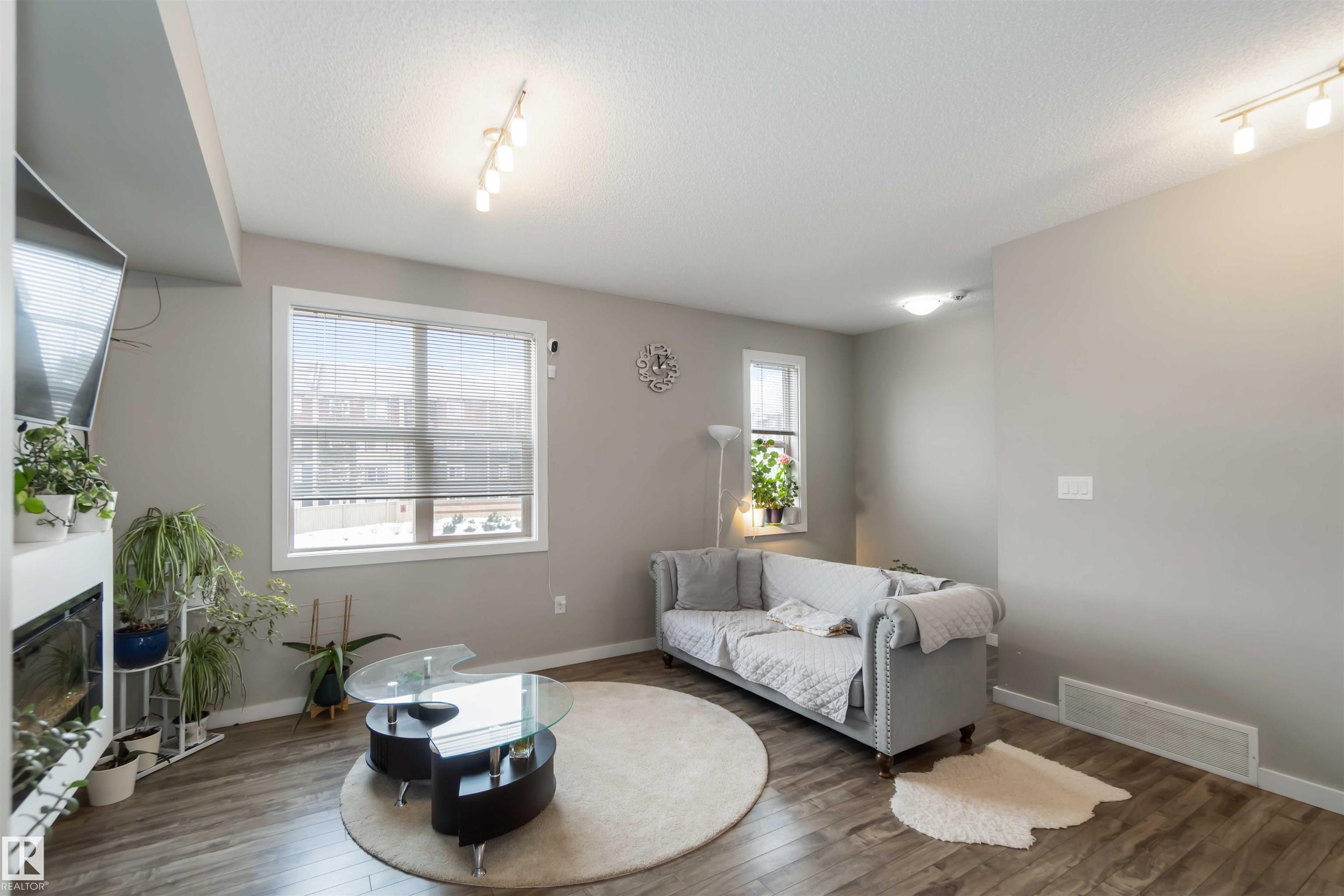 Photo 12 at 31 - 2803 James Mowatt Trail SW, Callaghan, Edmonton