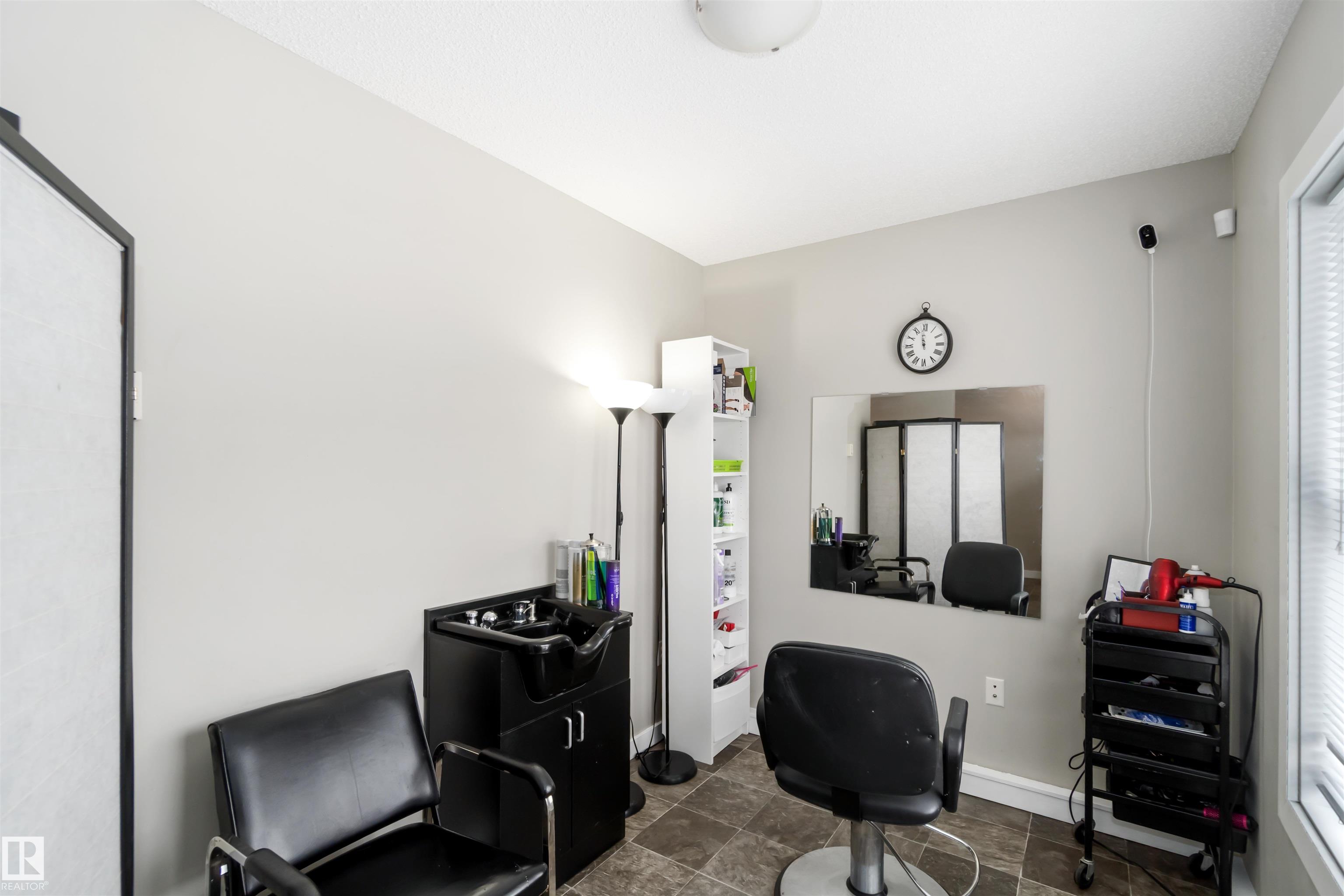 Photo 7 at 31 - 2803 James Mowatt Trail SW, Callaghan, Edmonton