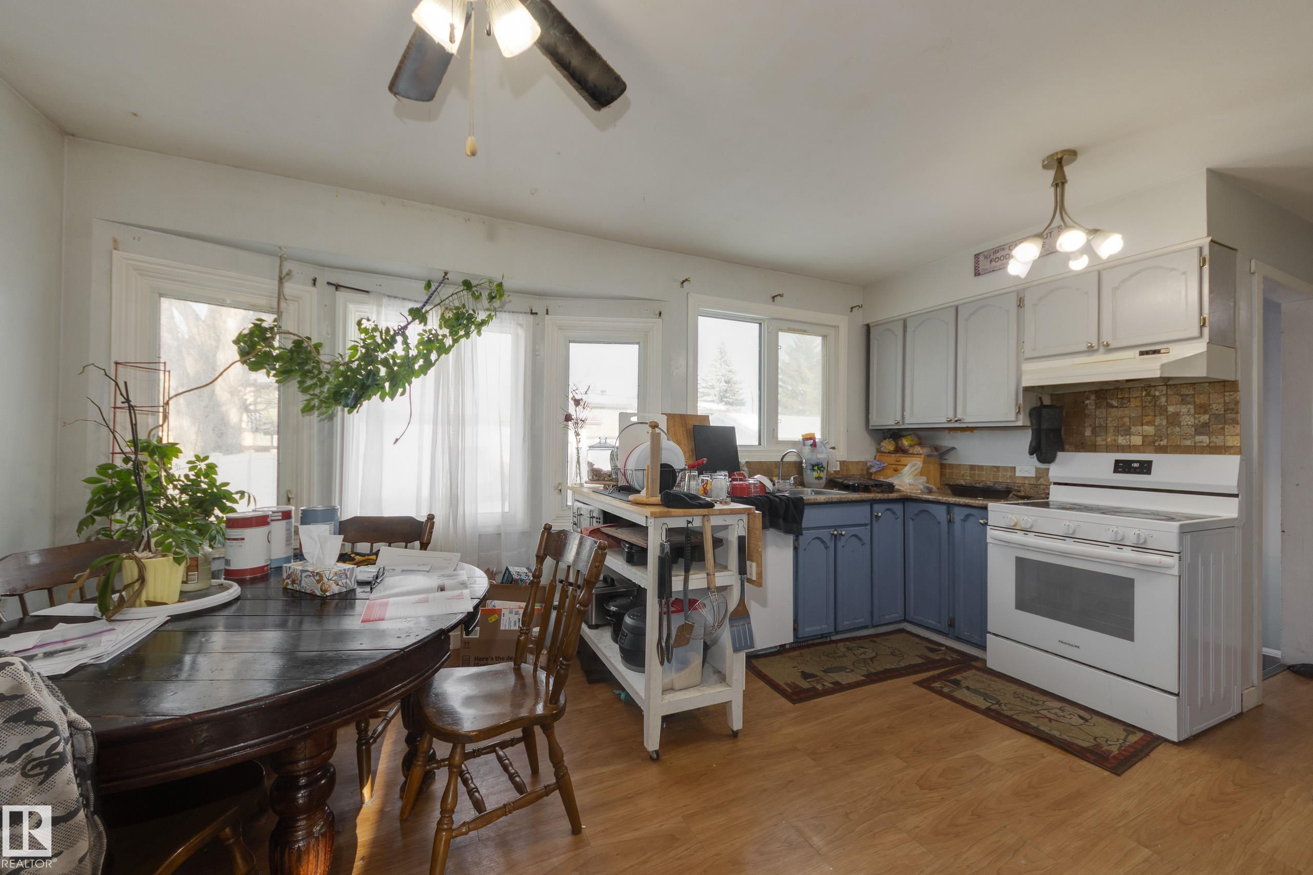 Photo 14 at 1330 72 Street NW, Menisa, Edmonton