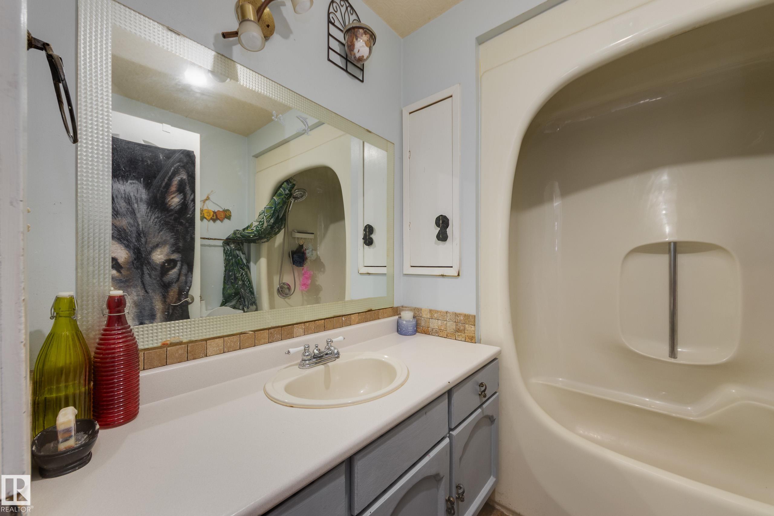 Photo 24 at 1330 72 Street NW, Menisa, Edmonton