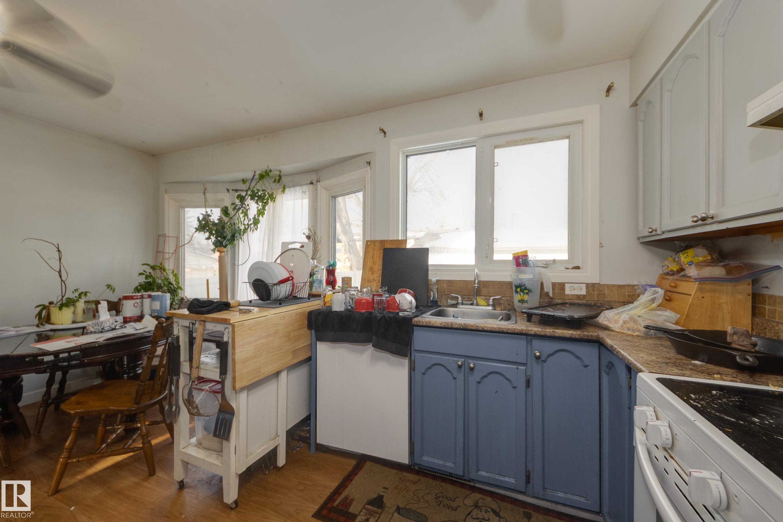 Photo 10 at 1330 72 Street NW, Menisa, Edmonton