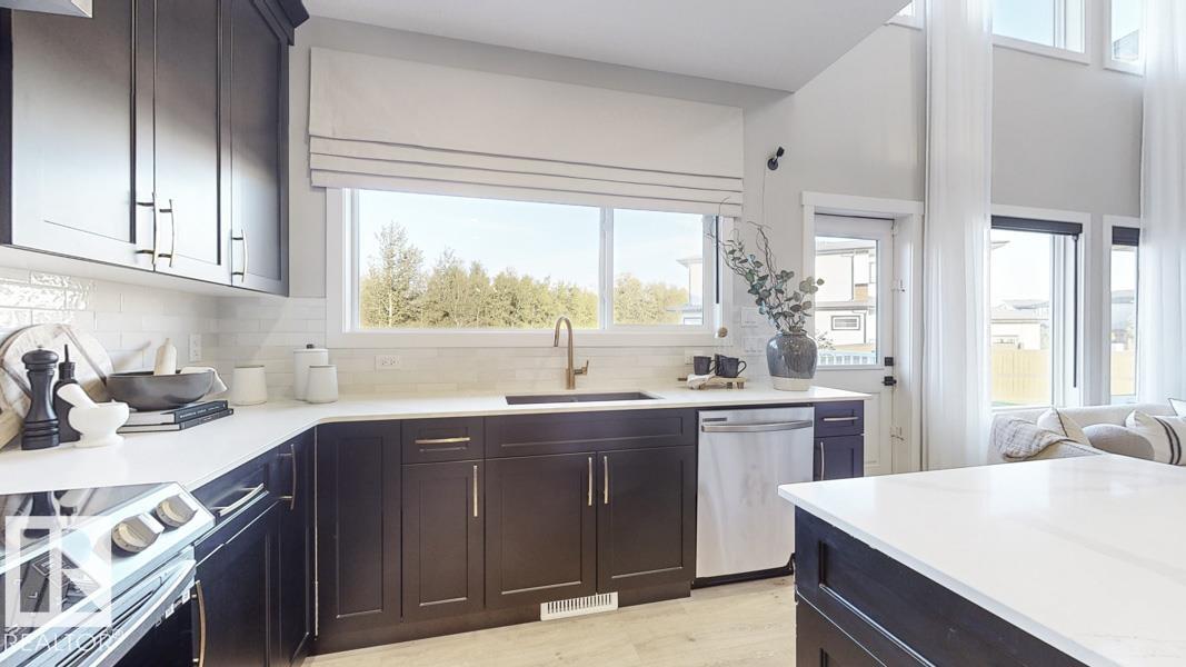 Photo 32 at 5805 Raven Crescent NW, Kinglet Gardens, Edmonton