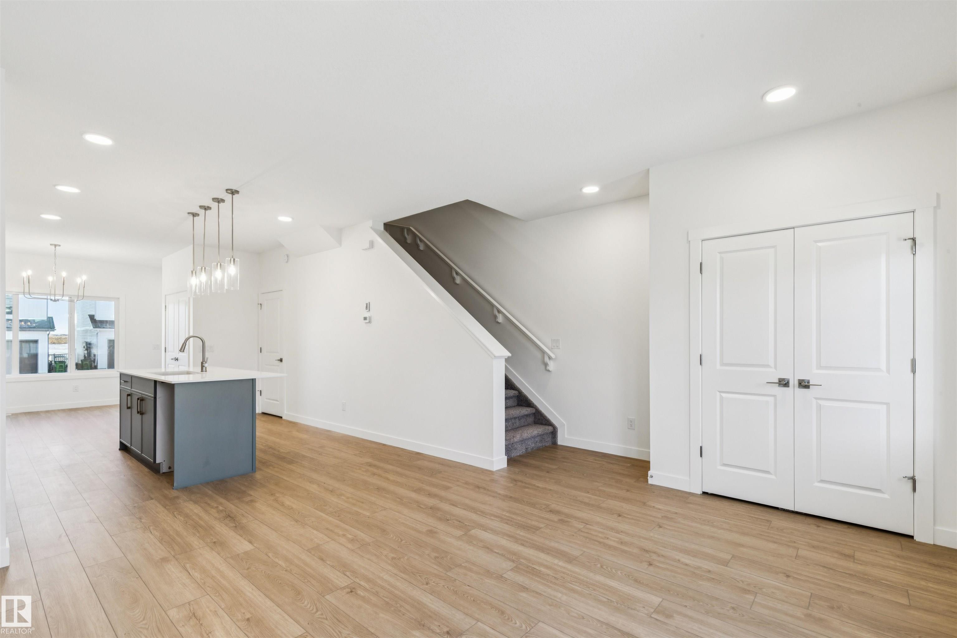 Photo 5 at 2008 191 Street NW, River's Edge, Edmonton