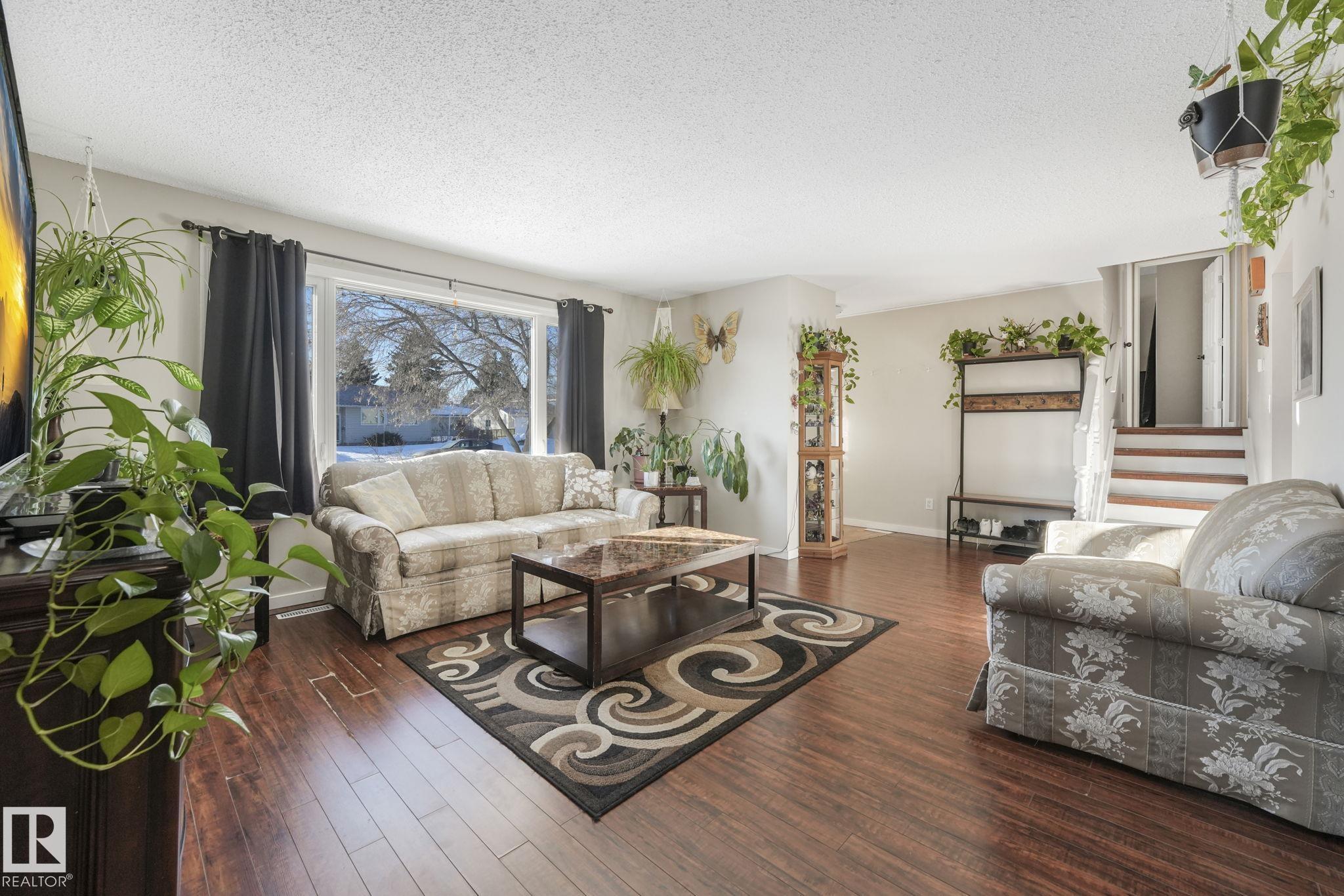 Photo 14 at 5108 55 Avenue, Willow Park, Leduc