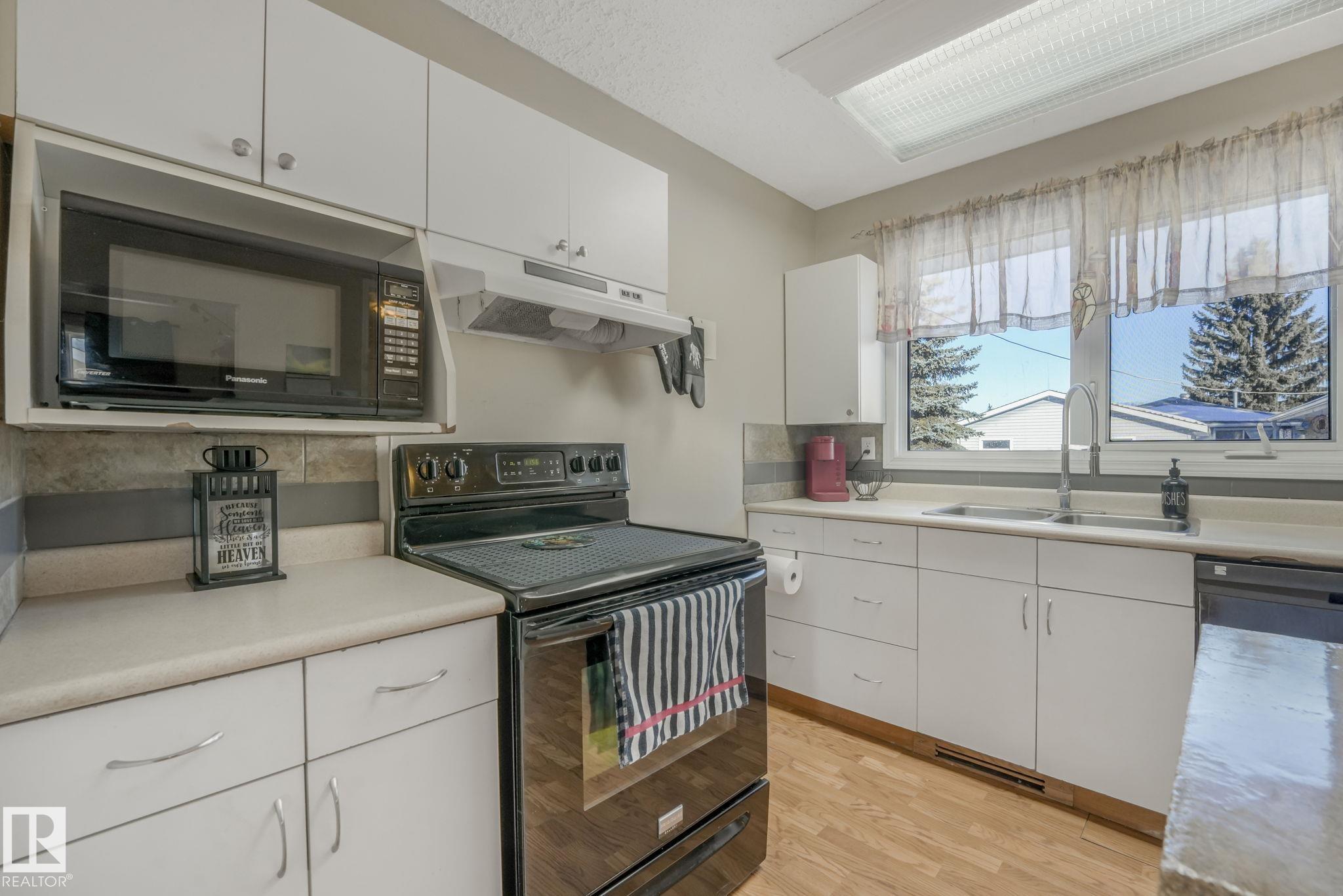 Photo 20 at 5108 55 Avenue, Willow Park, Leduc