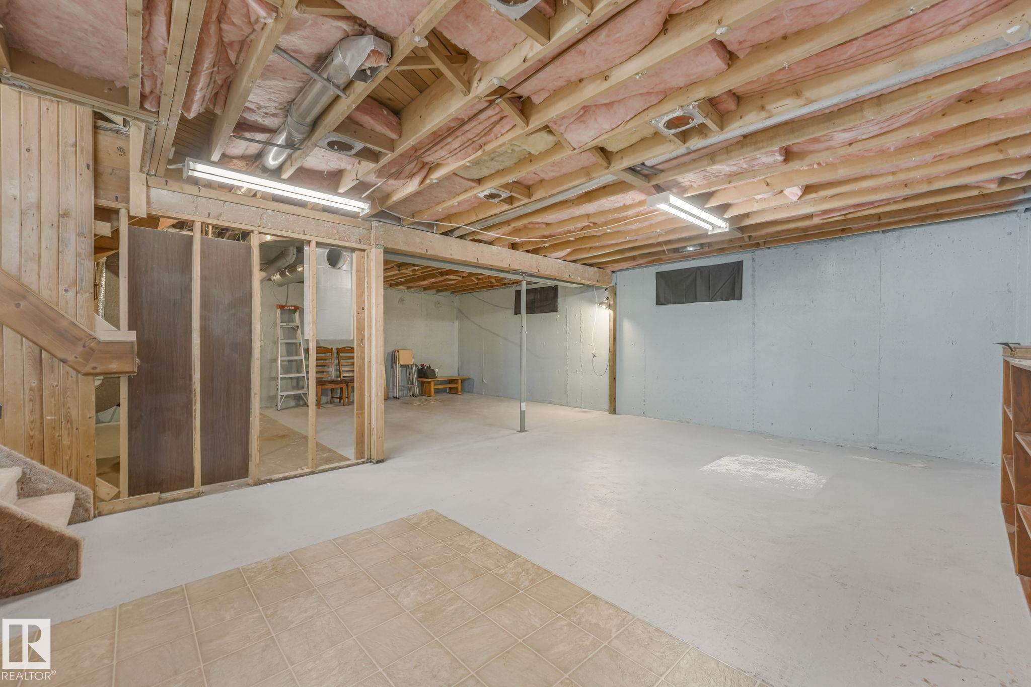 Photo 40 at 5108 55 Avenue, Willow Park, Leduc