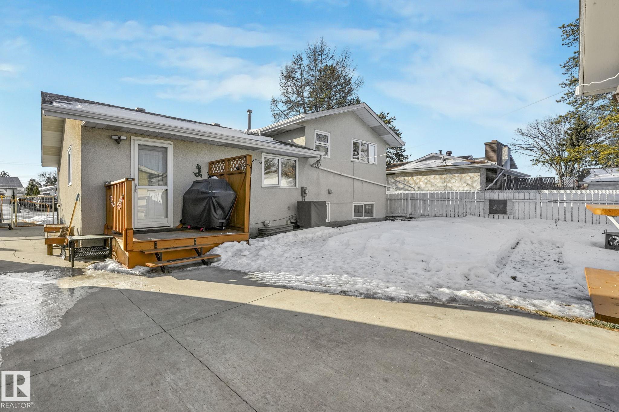 Photo 6 at 5108 55 Avenue, Willow Park, Leduc