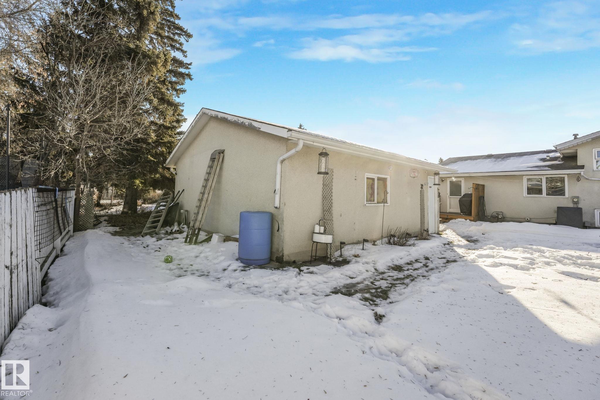 Photo 9 at 5108 55 Avenue, Willow Park, Leduc