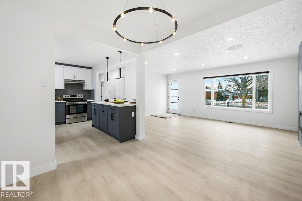 Photo 12 at 16206 83 Avenue NW, Elmwood, Edmonton