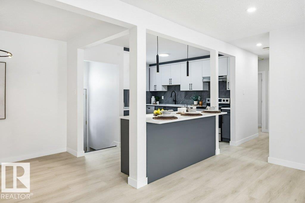 Photo 13 at 16206 83 Avenue NW, Elmwood, Edmonton