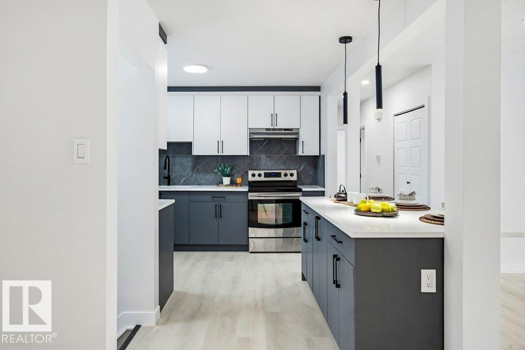 Photo 14 at 16206 83 Avenue NW, Elmwood, Edmonton