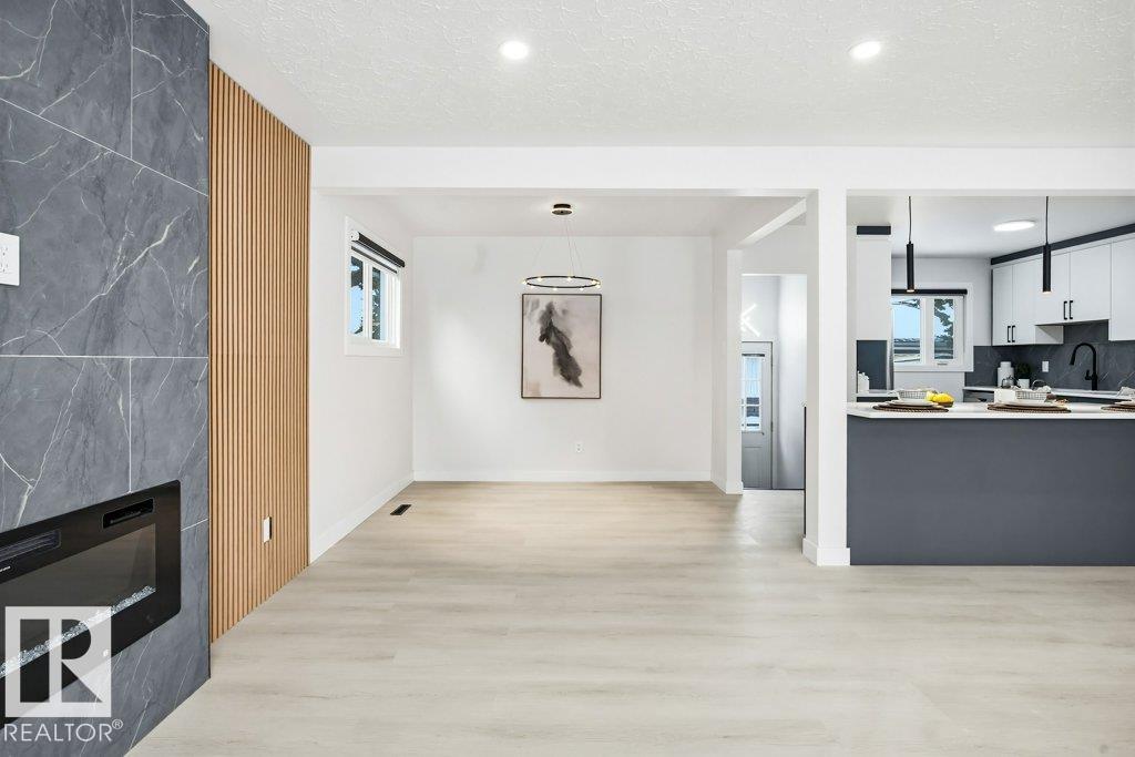 Photo 10 at 16206 83 Avenue NW, Elmwood, Edmonton