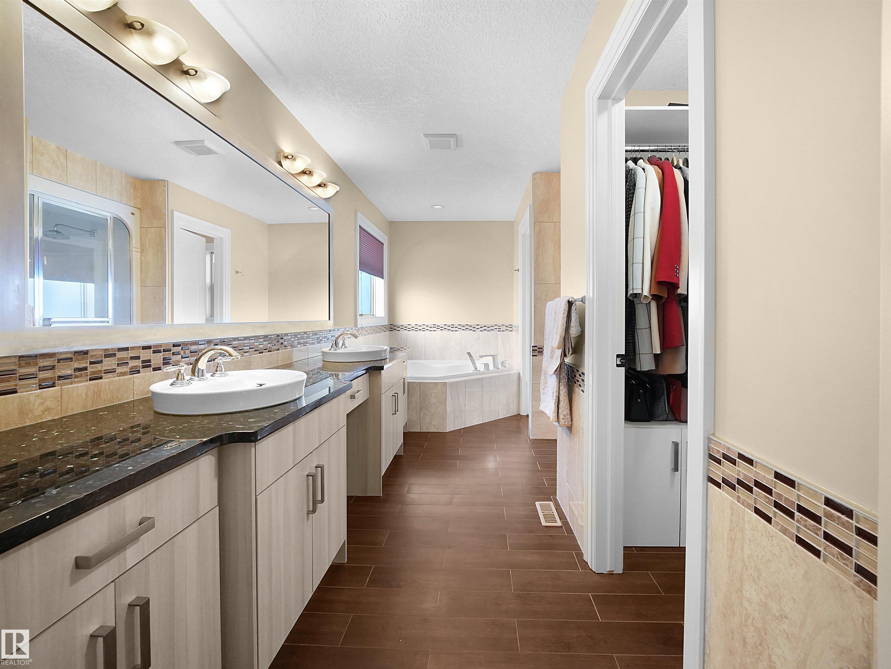 Photo 33 at 2019 Cameron Ravine Way NW, Cameron Heights, Edmonton