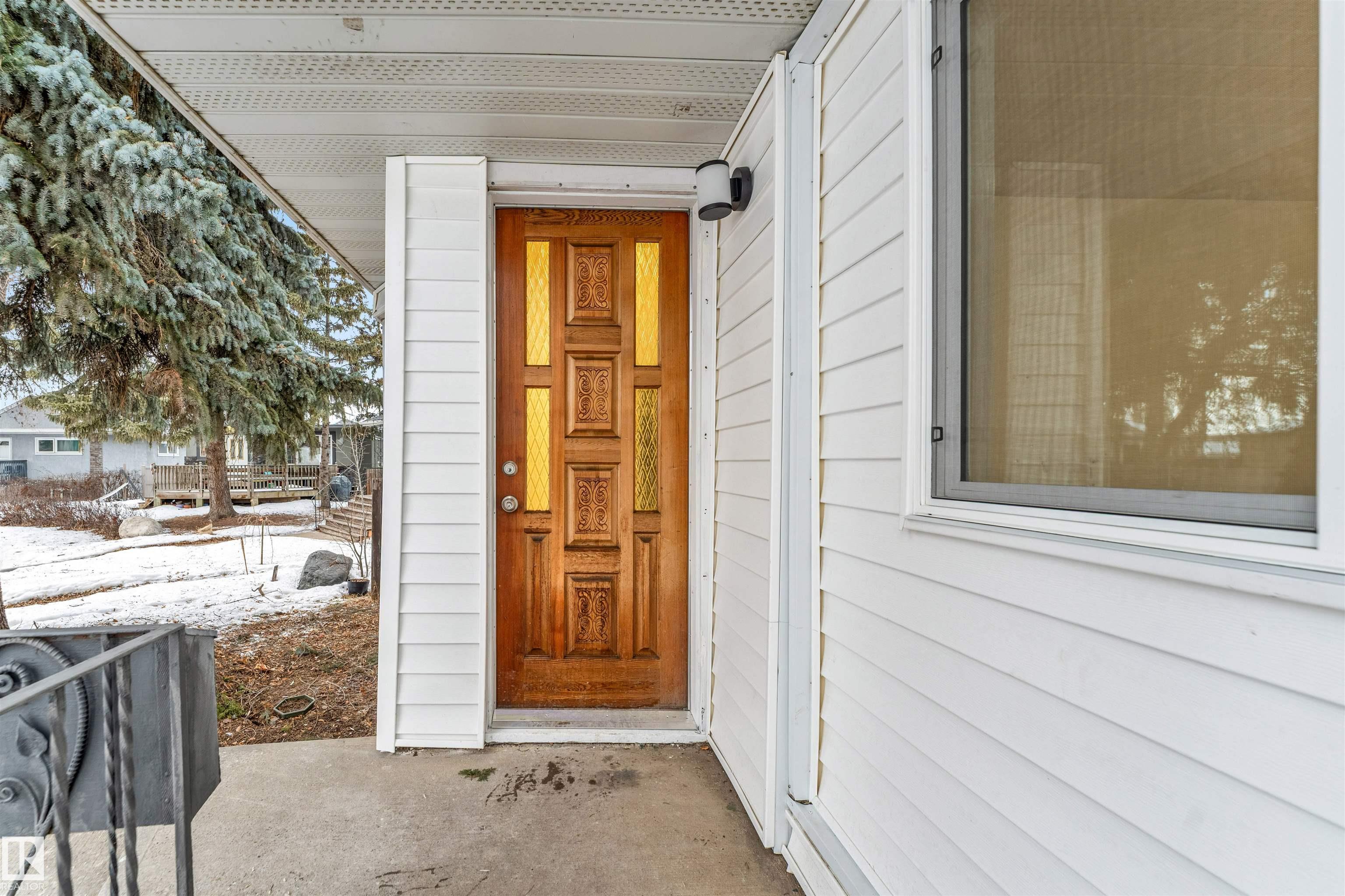 Photo 2 at 12423 91 Street NW, Delton, Edmonton