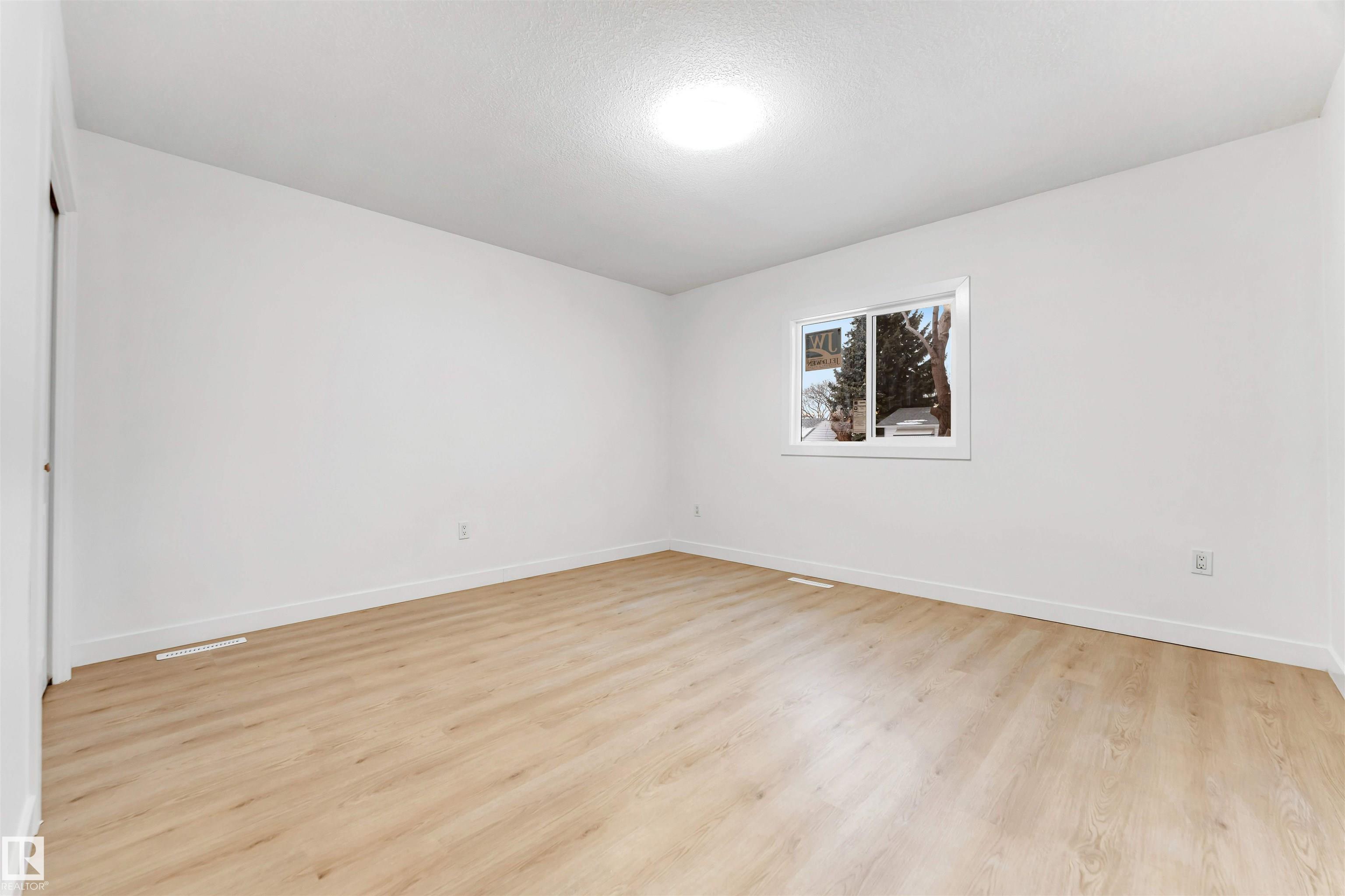 Photo 13 at 12423 91 Street NW, Delton, Edmonton