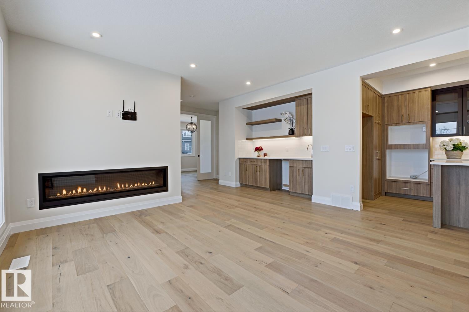 Photo 10 at 6704 Crawford Way SW, Chappelle Area, Edmonton