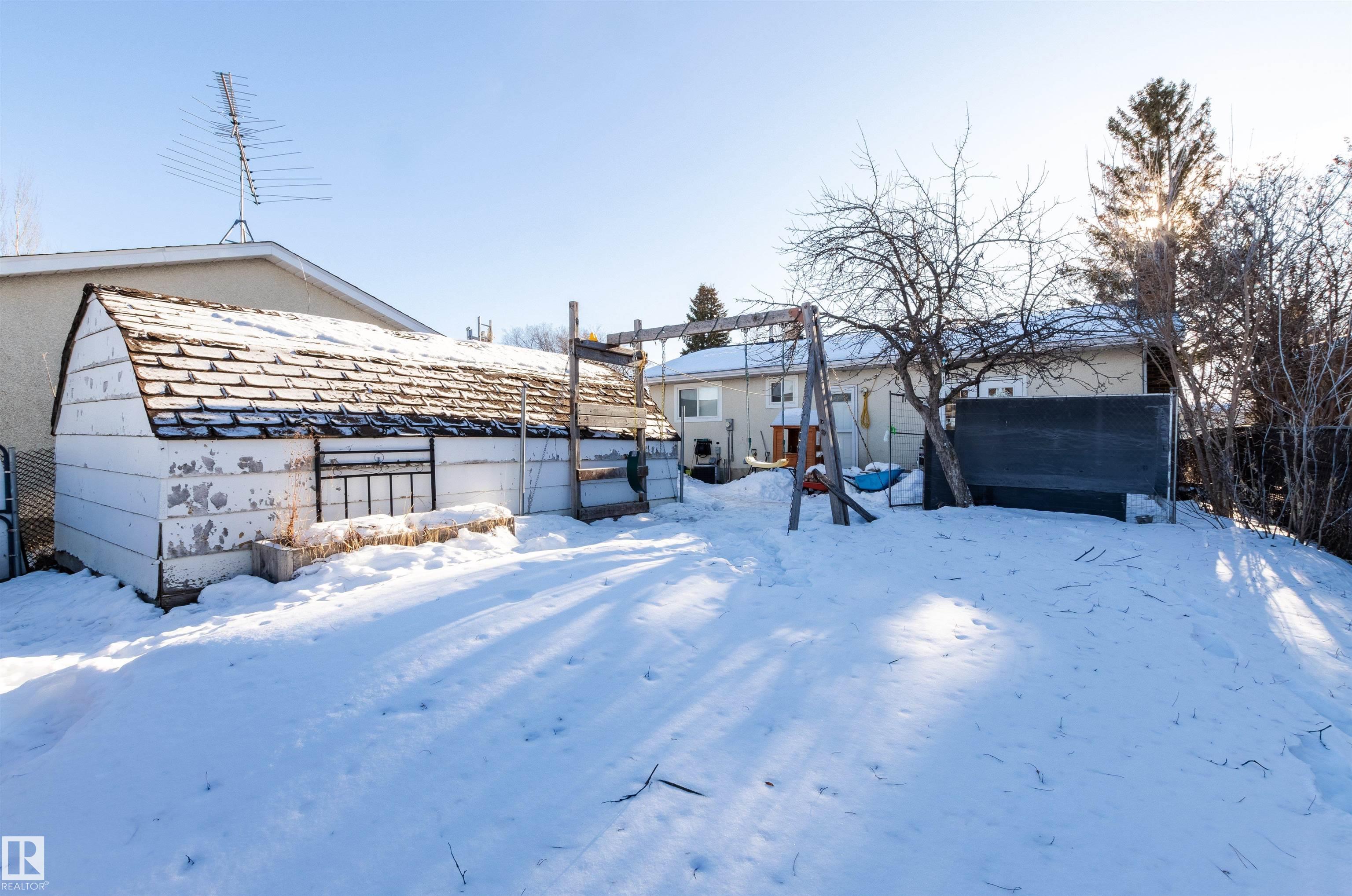 Photo 32 at 33 Brookside Avenue, Brookwood, Spruce Grove