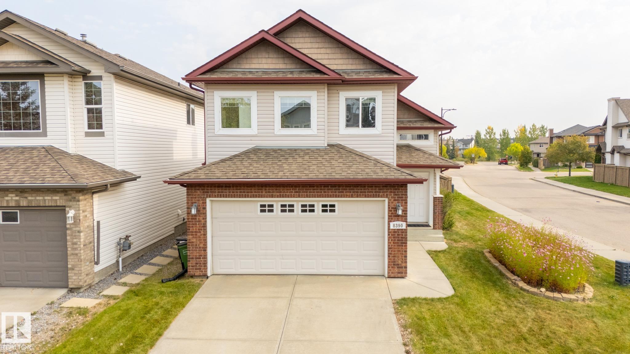 8390 Shaske Crescent NW, South Terwillegar, Edmonton