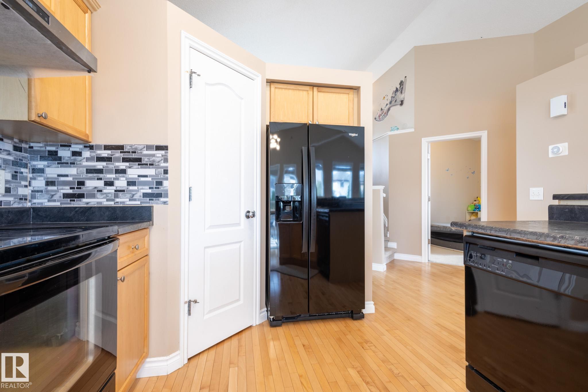 Photo 10 at 8390 Shaske Crescent NW, South Terwillegar, Edmonton