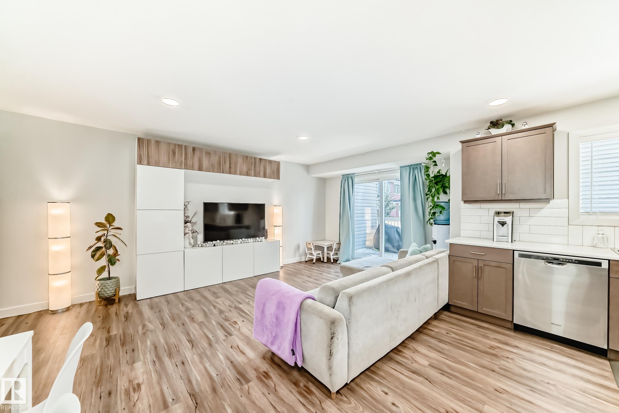 Photo 12 at 102 - 300 Awentia Drive, Deer Valley, Leduc