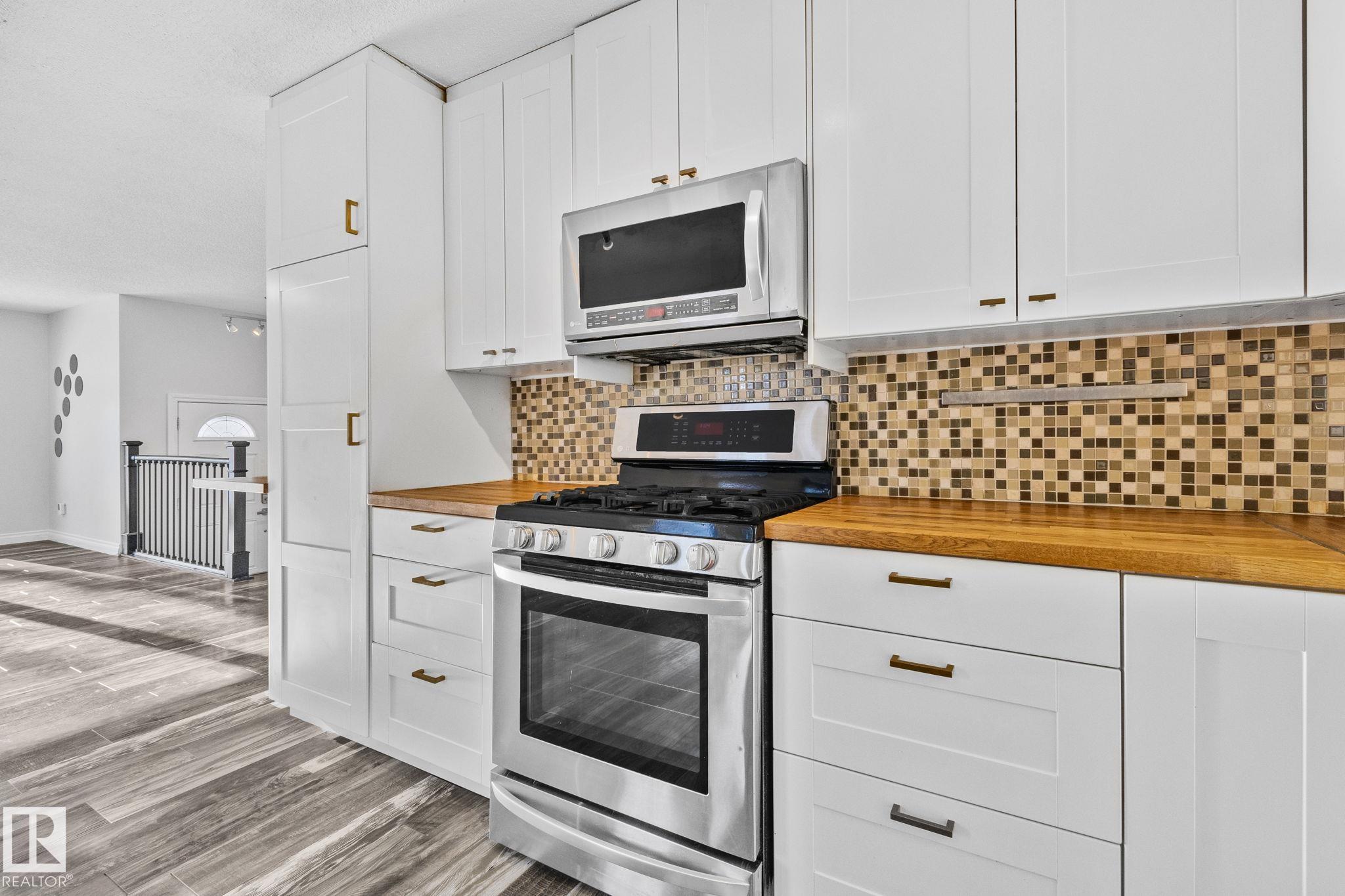 Photo 6 at 23 Larkspur Crescent, Lacombe Park, St. Albert