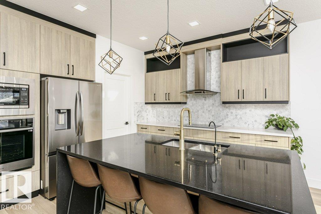 Photo 16 at 839 34 Avenue NW, Maple Crest, Edmonton