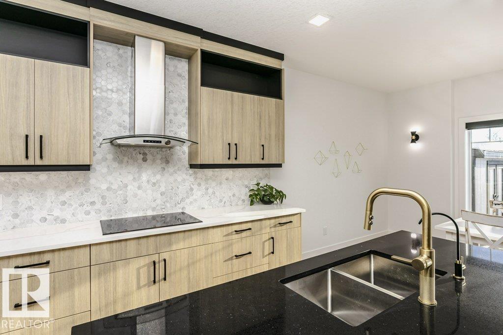 Photo 17 at 839 34 Avenue NW, Maple Crest, Edmonton