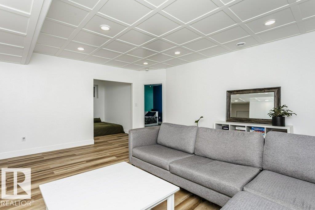 Photo 41 at 839 34 Avenue NW, Maple Crest, Edmonton