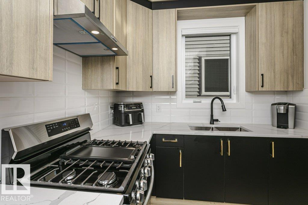 Photo 8 at 839 34 Avenue NW, Maple Crest, Edmonton