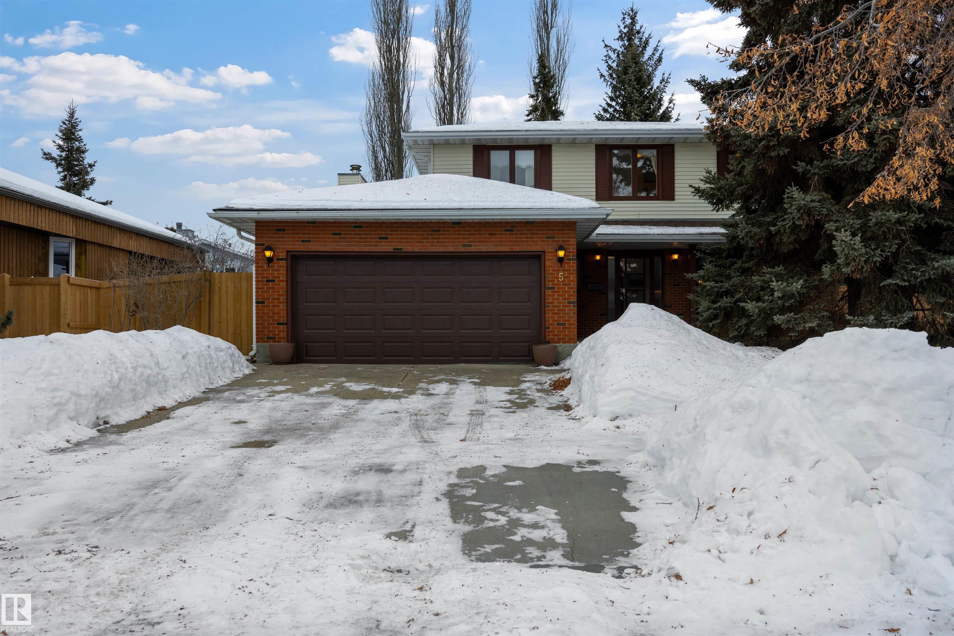 5 Loyola Place, Lacombe Park, St. Albert