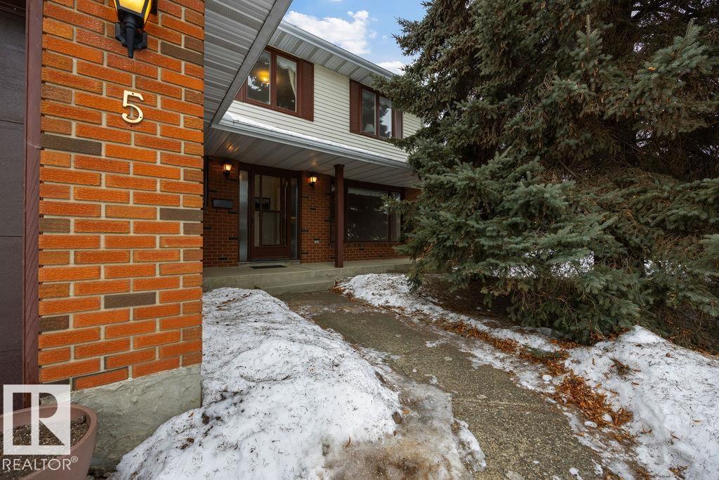 5 Loyola Place, Lacombe Park, St. Albert