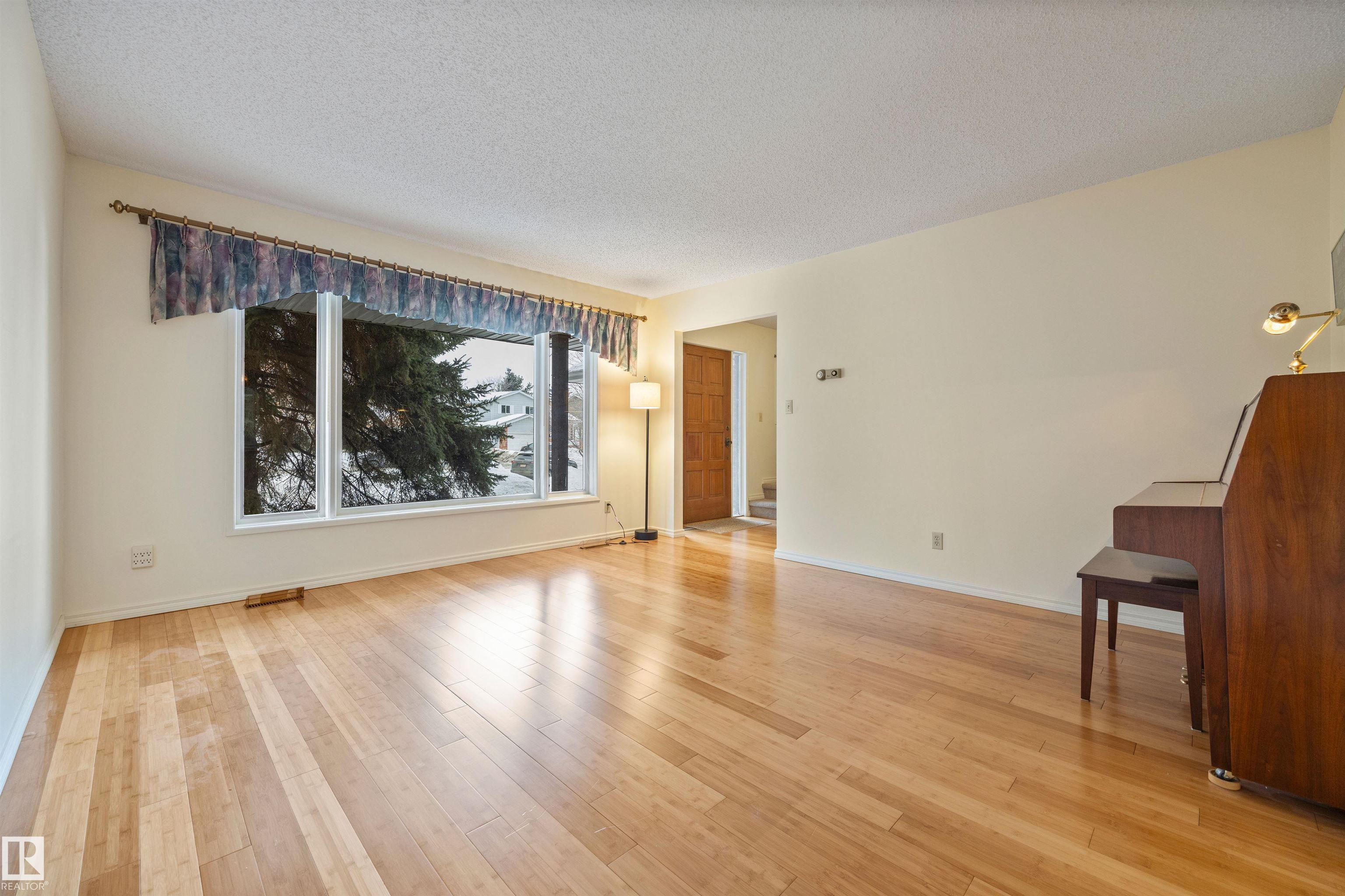 Photo 14 at 5 Loyola Place, Lacombe Park, St. Albert