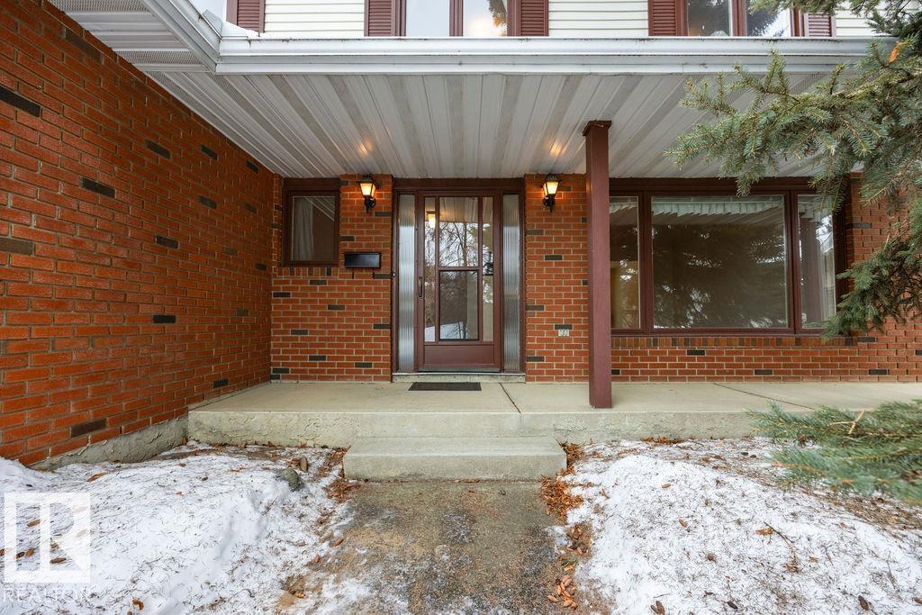 5 Loyola Place, Lacombe Park, St. Albert