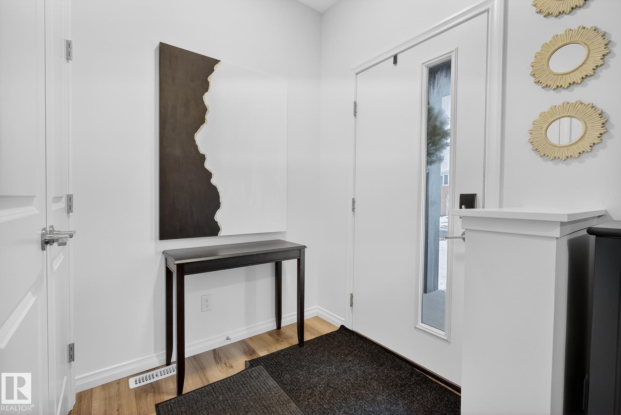 Picture for 203 CHARLESWORTH DR SW