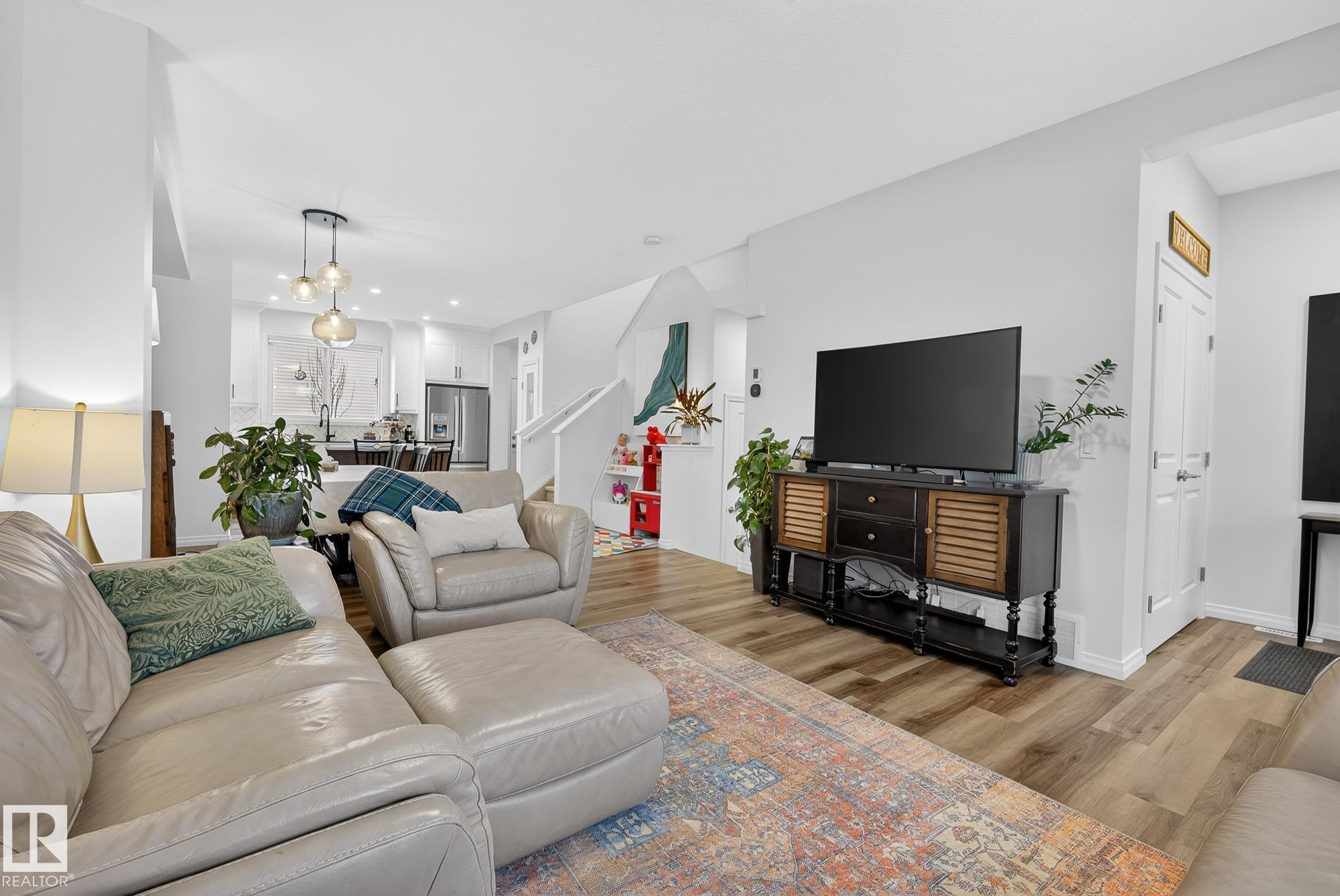 Photo 9 at 203 Charlesworth Drive SW, Charlesworth, Edmonton