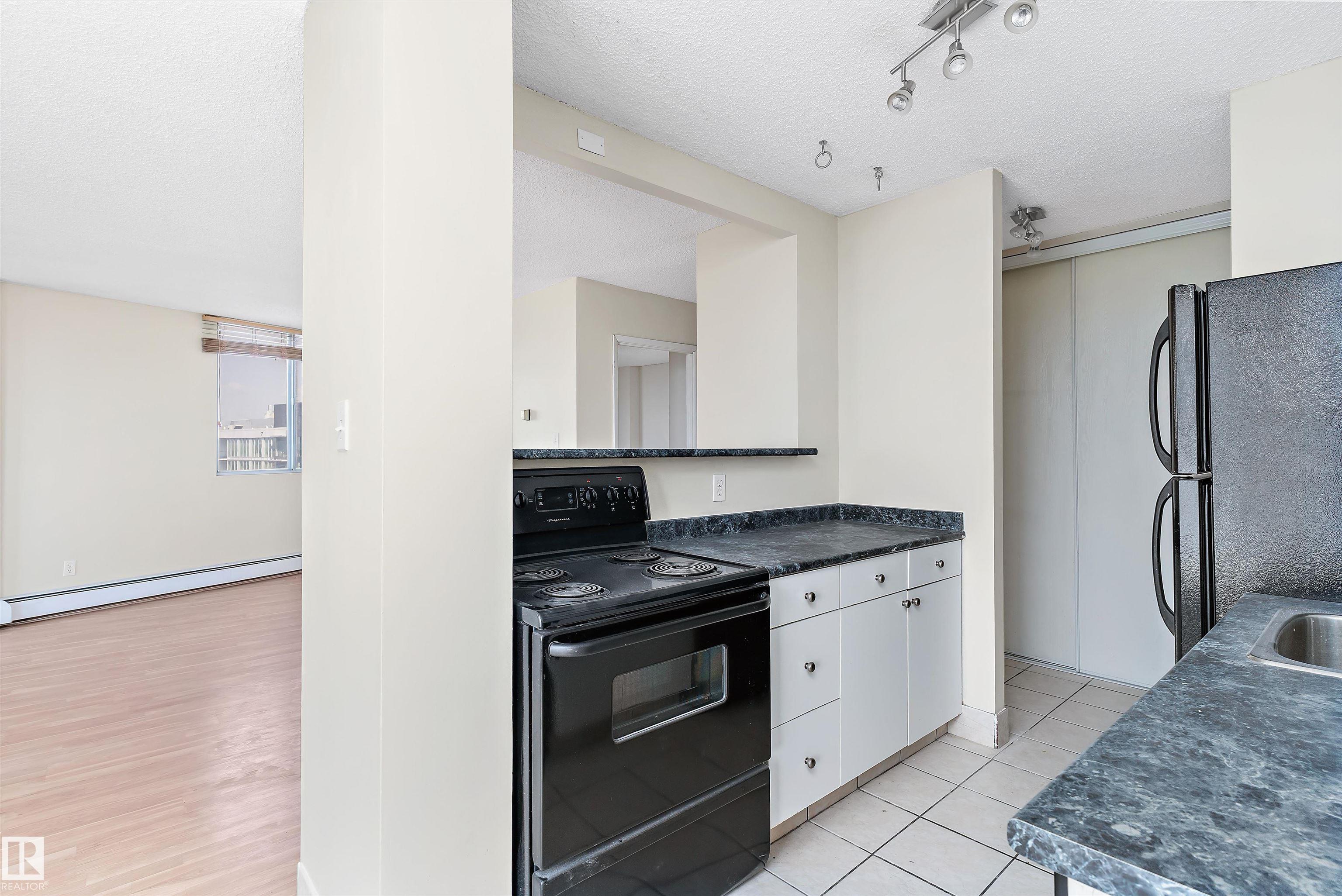 Photo 22 at 1401 - 12141 Jasper Avenue NW, Wîhkwêntôwin, Edmonton