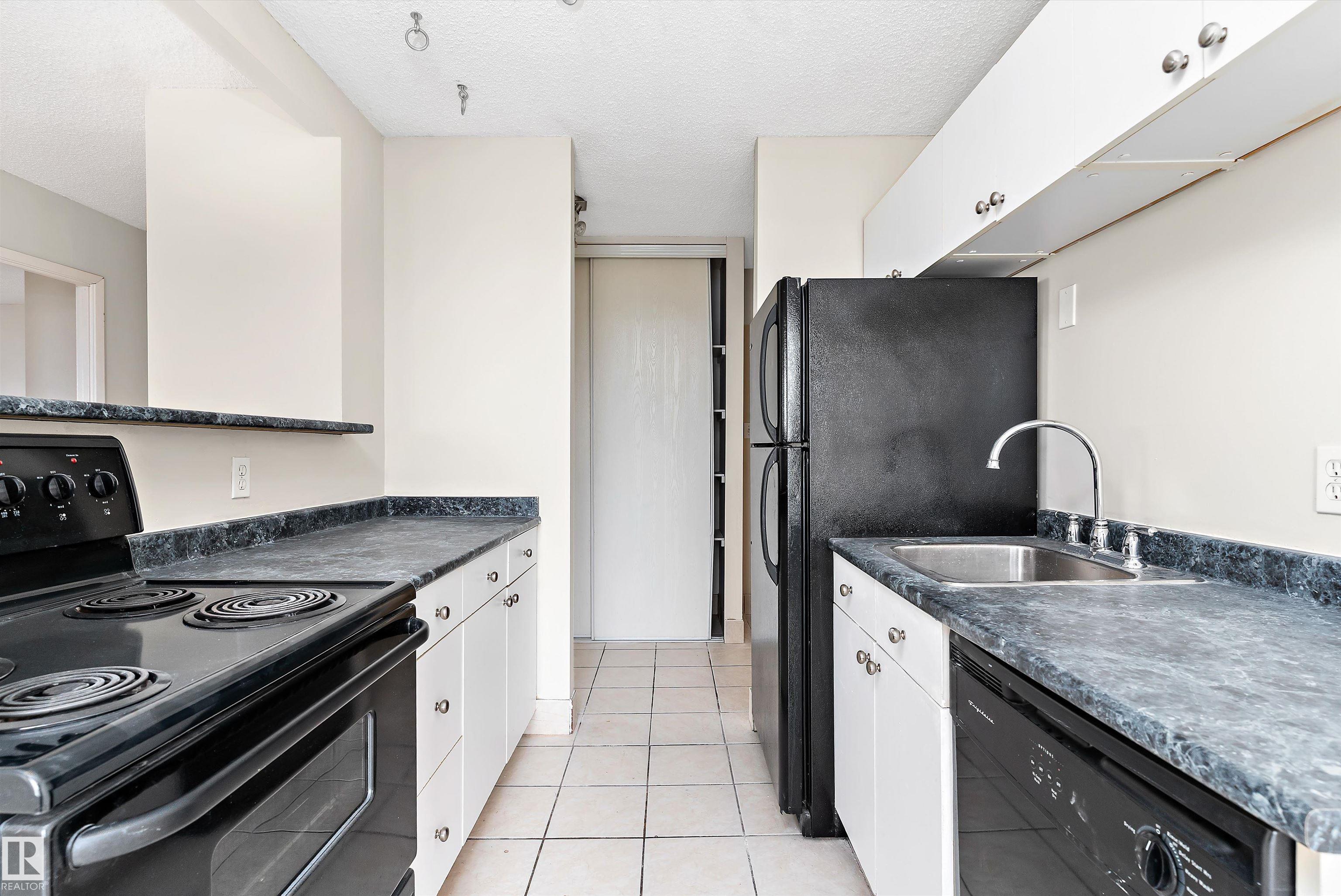 Photo 23 at 1401 - 12141 Jasper Avenue NW, Wîhkwêntôwin, Edmonton