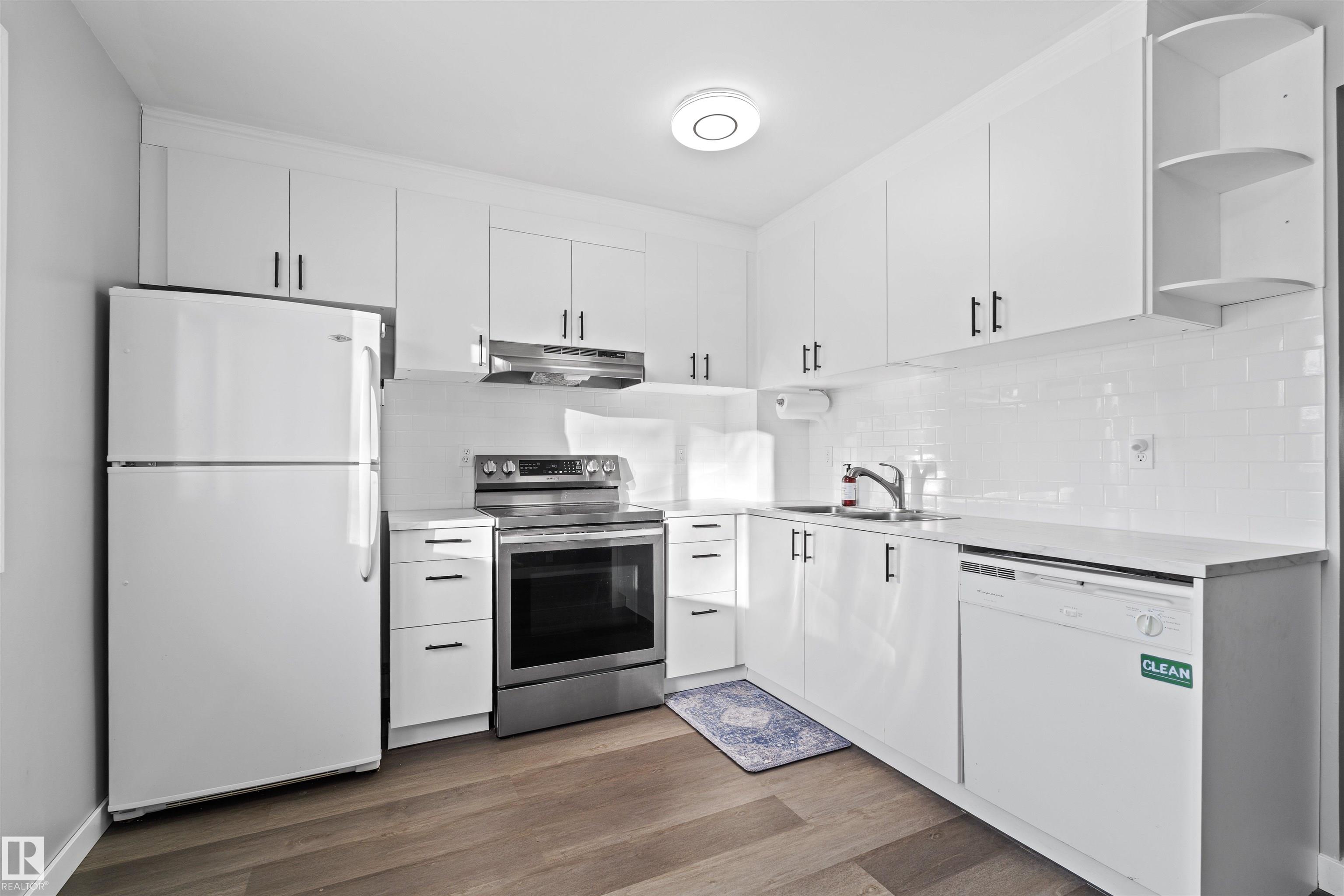 Photo 2 at 4769 35 Avenue NW, Minchau, Edmonton