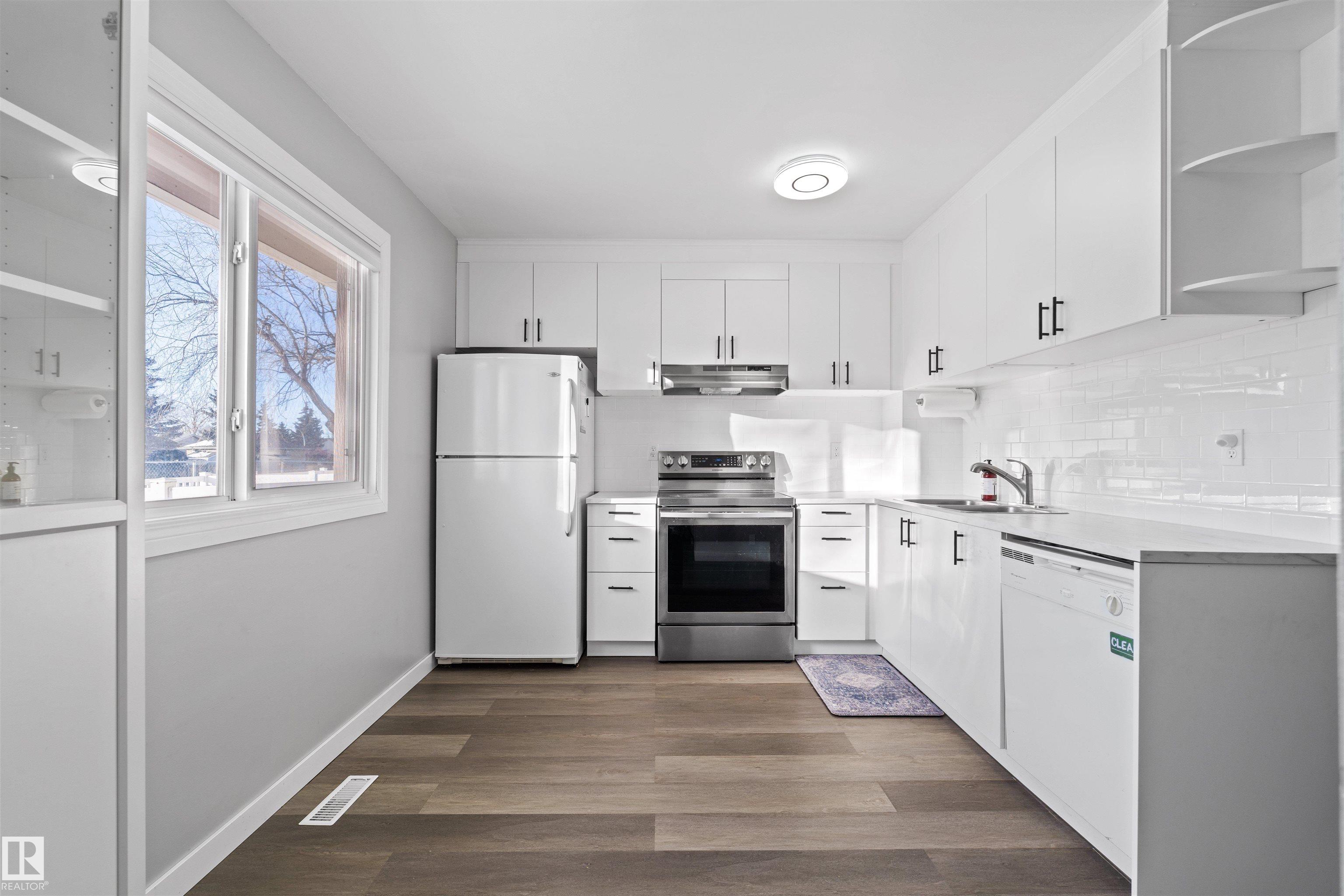 Photo 6 at 4769 35 Avenue NW, Minchau, Edmonton