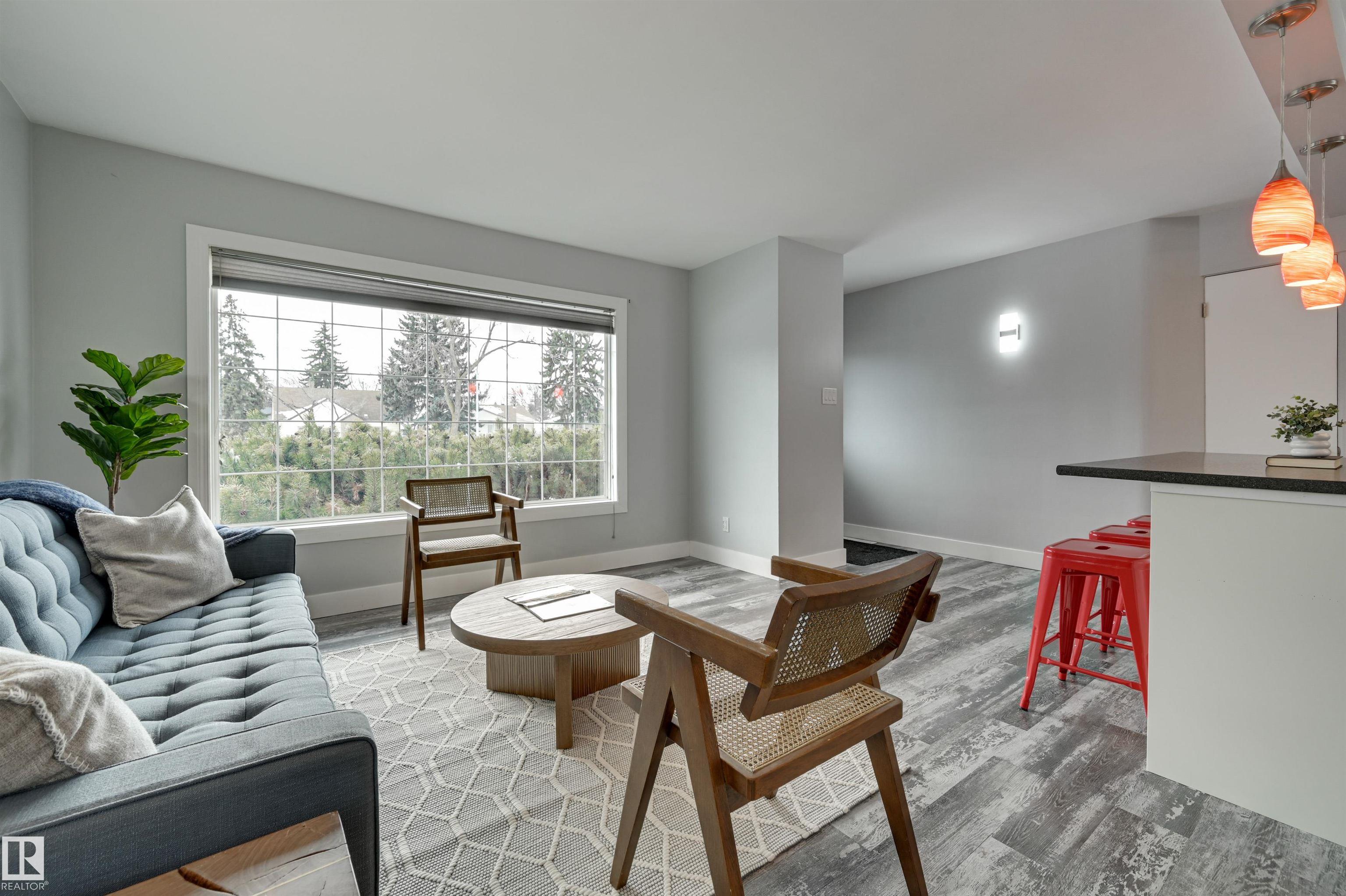 Photo 7 at 13932 118 Avenue NW, Dovercourt, Edmonton