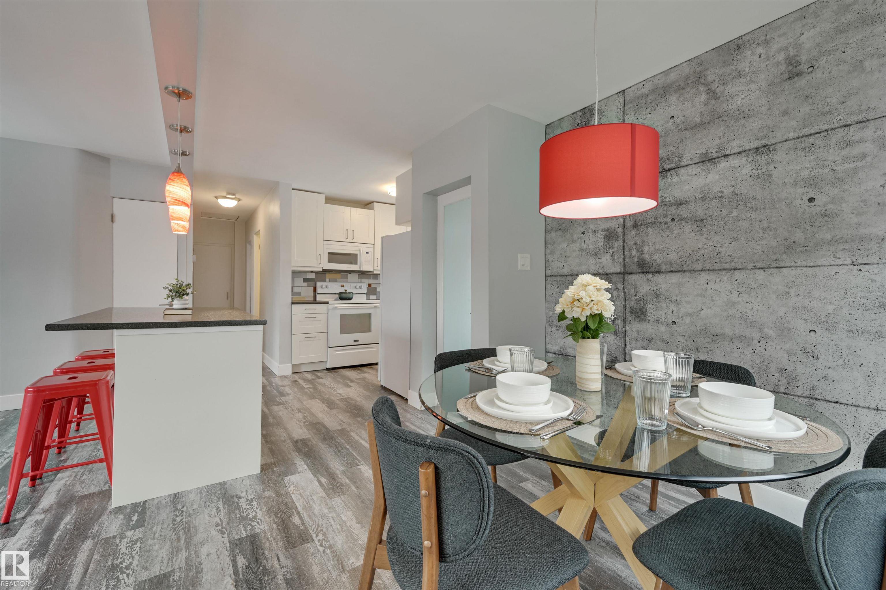 Photo 9 at 13932 118 Avenue NW, Dovercourt, Edmonton