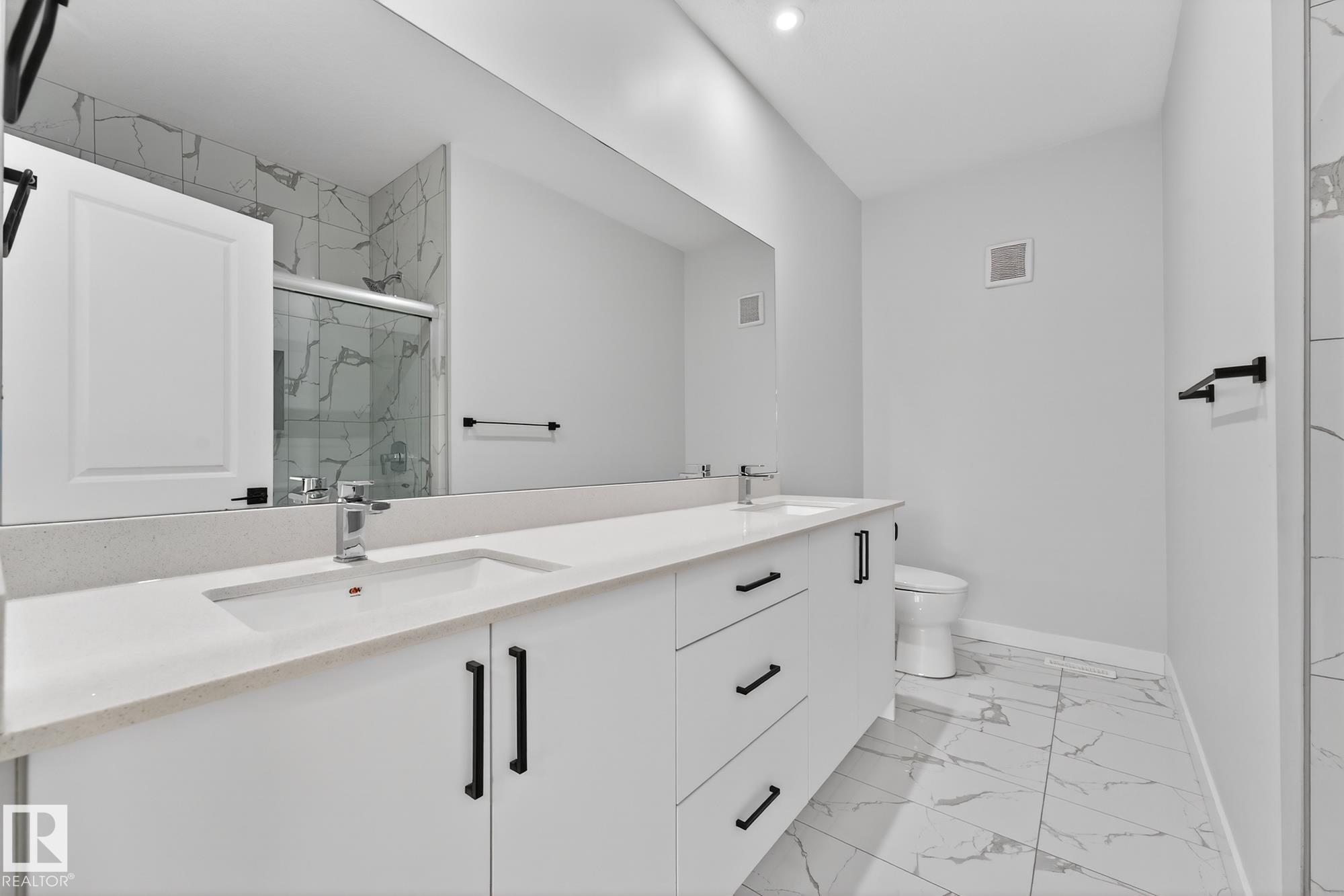 Photo 14 at 1141 Goldfinch Crescent NW, Kinglet Gardens, Edmonton