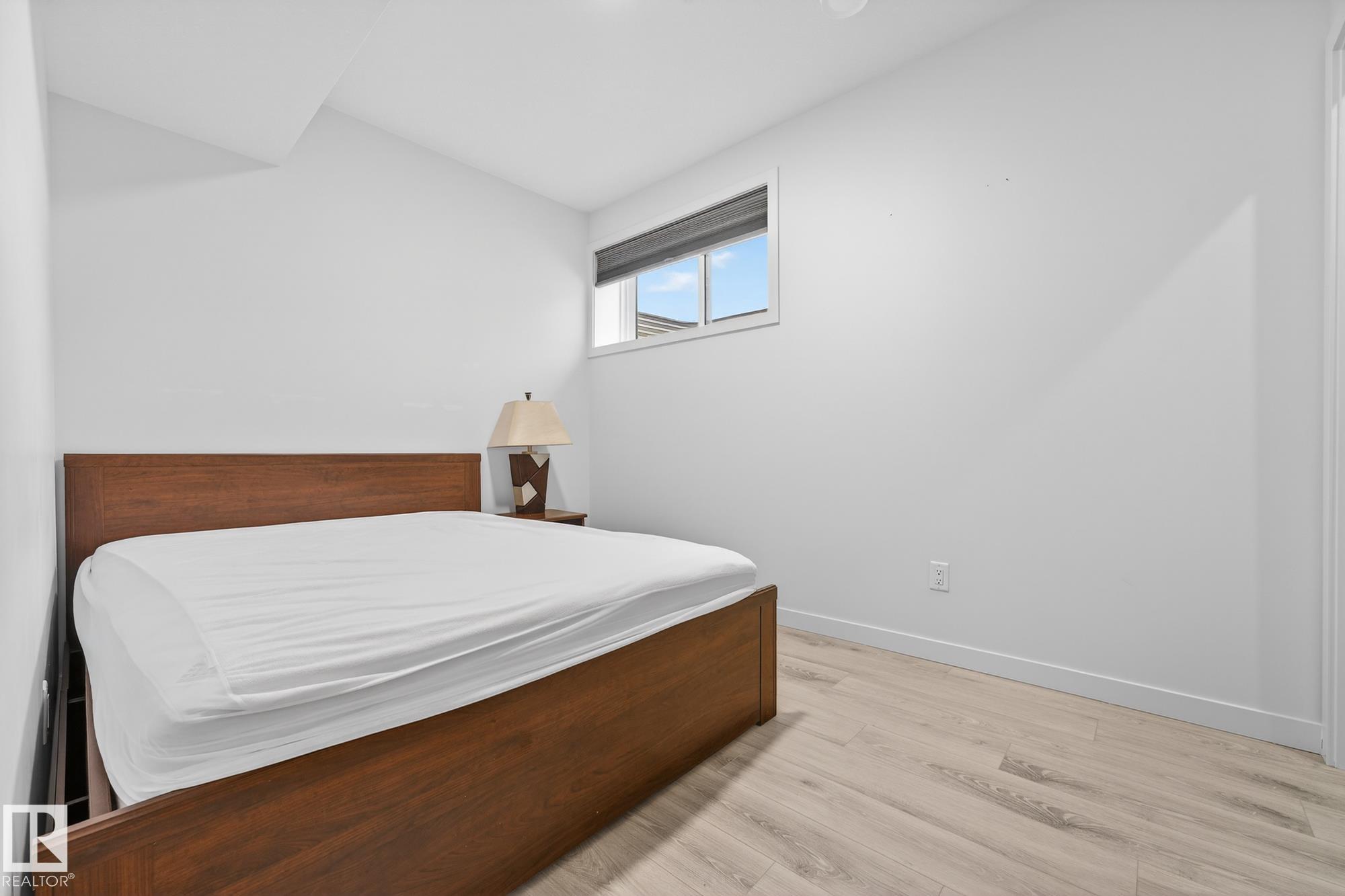 Photo 22 at 1141 Goldfinch Crescent NW, Kinglet Gardens, Edmonton